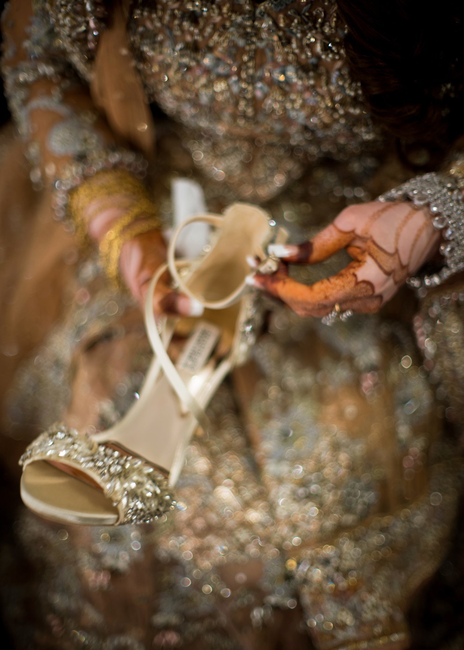 Pakistani Champagne Gold Embellished Net Bridal Lehenga (3-Piece) - Image 6