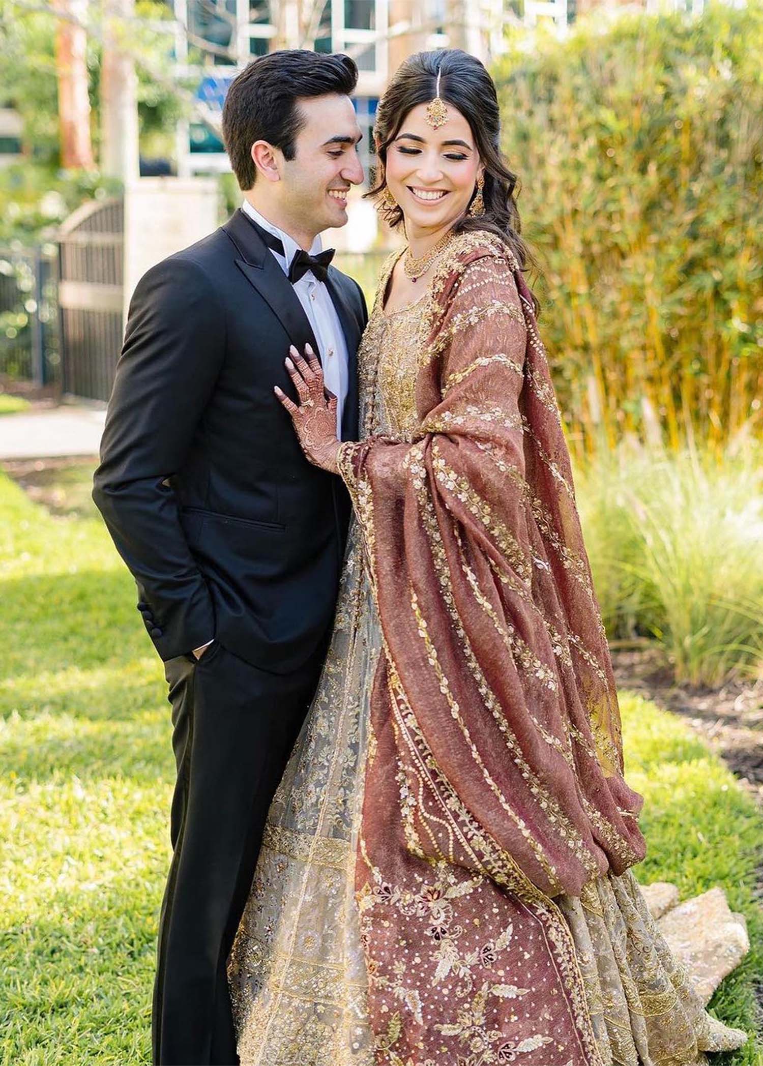 Pakistani Antique Gold Maroon Embroidered Net Bridal Lehenga (3-Piece) - Image 2