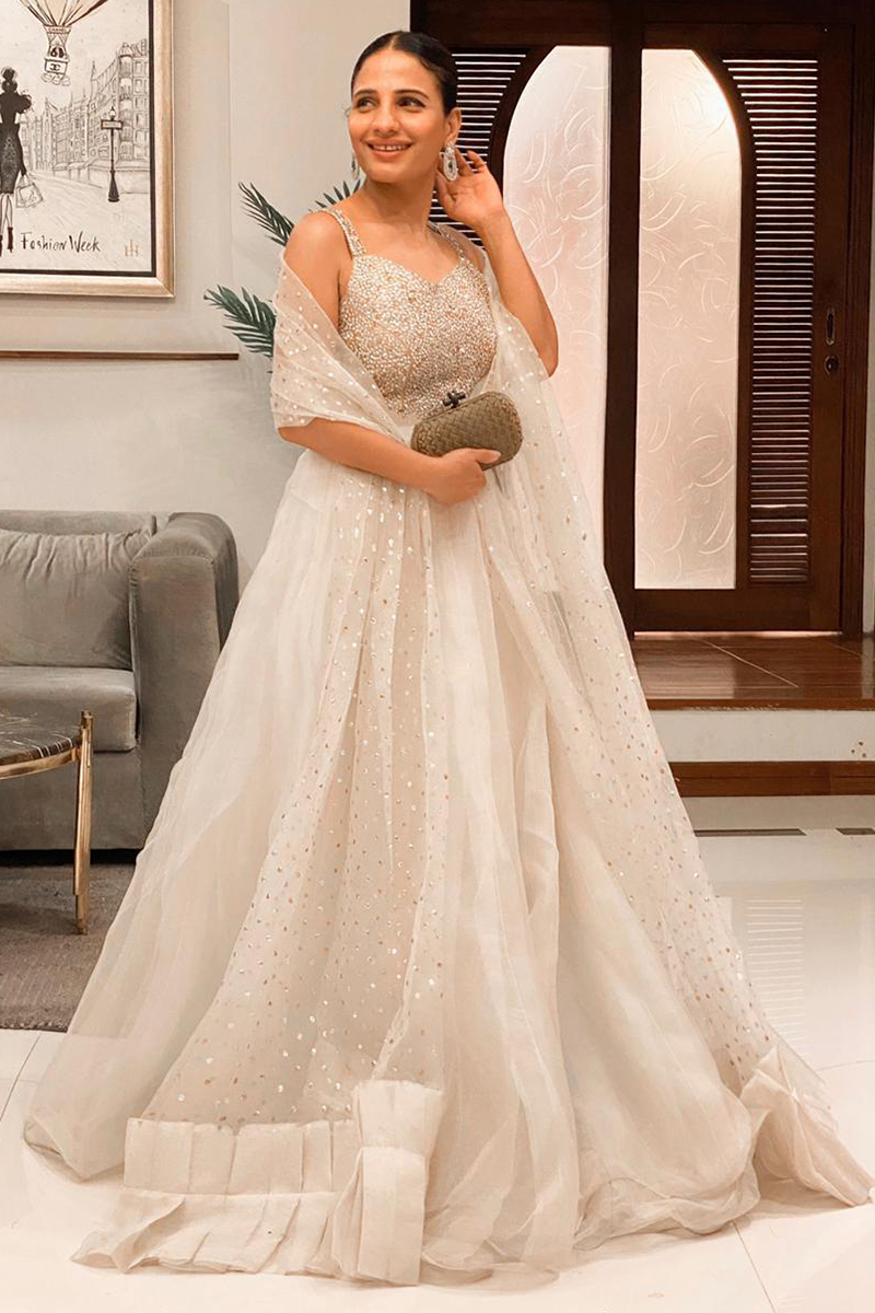 Pakistani Gold Swarovski Organza Lehenga (3-Piece) - Image 2