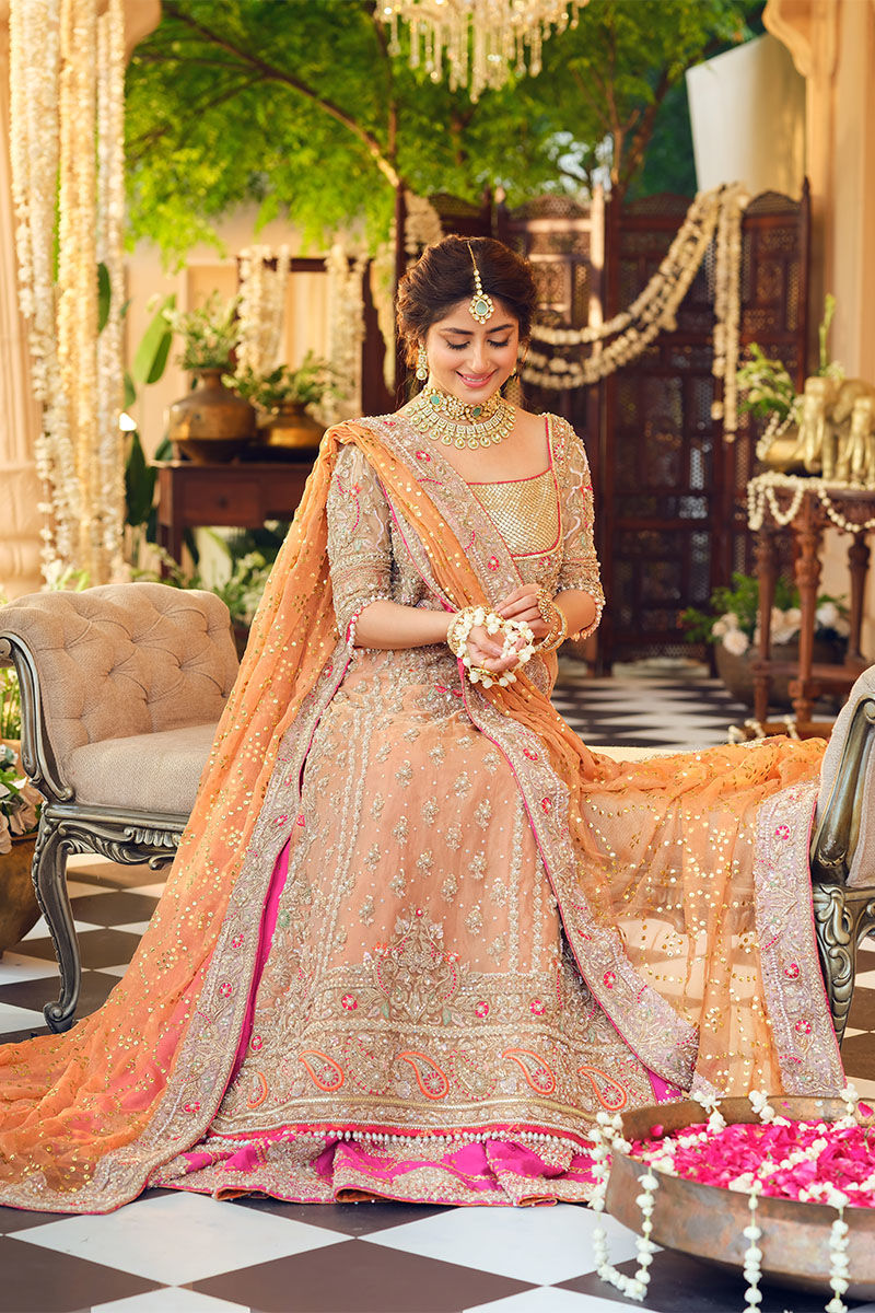 Pakistani Gold Embroidered Tissue Bridal Lehenga (3-Piece) - Image 6