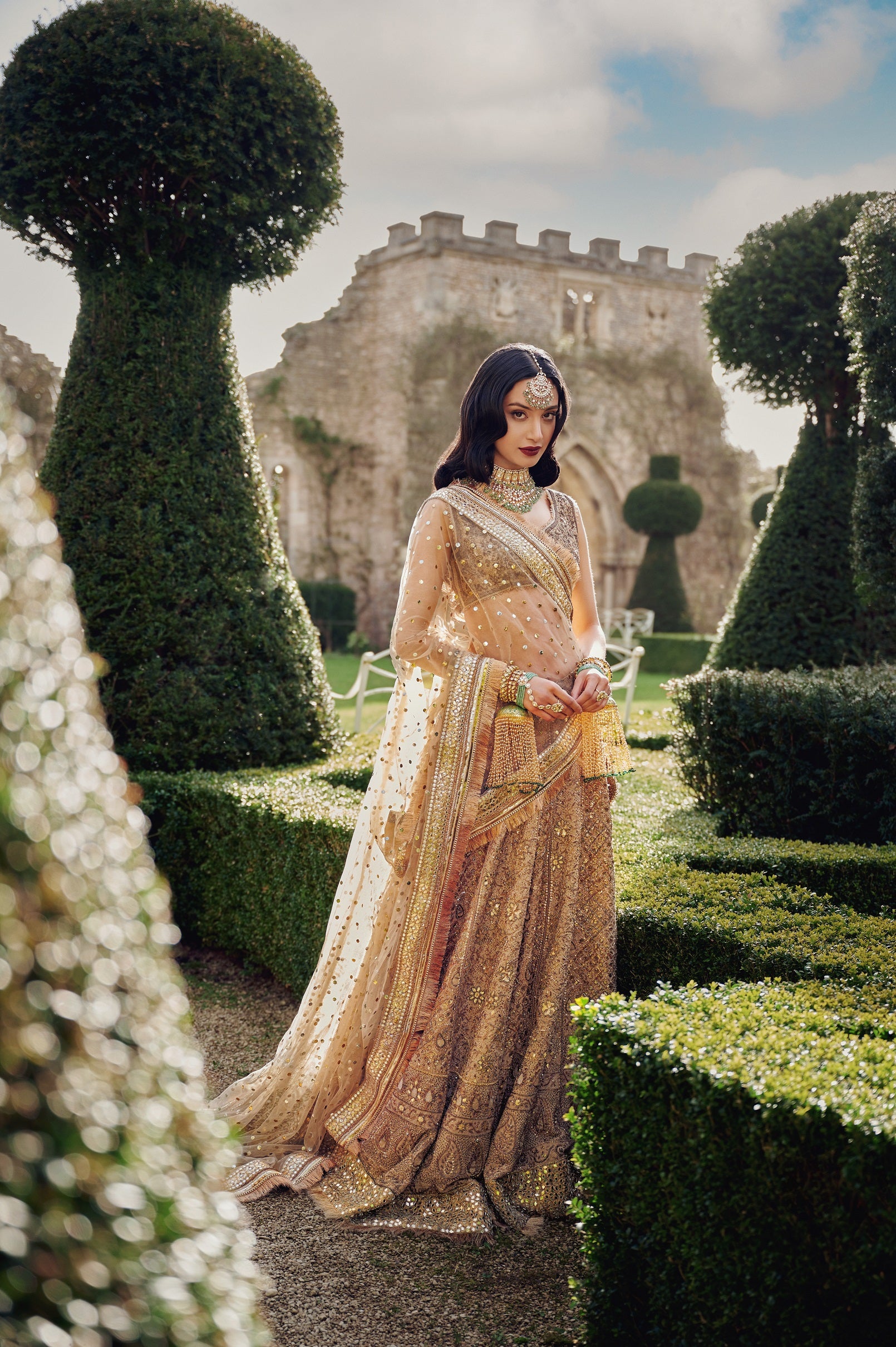 Alabaster Gold Embellished Silk-Blend Bridal Lehenga Choli (3-Piece) - Image 4