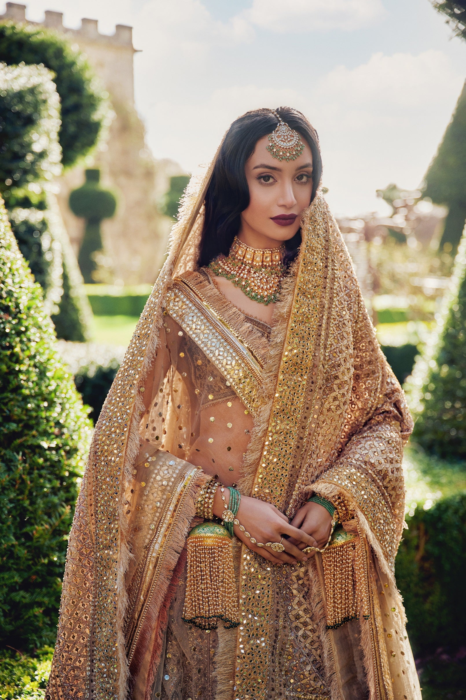 Alabaster Gold Embellished Silk-Blend Bridal Lehenga Choli (3-Piece) - Image 5