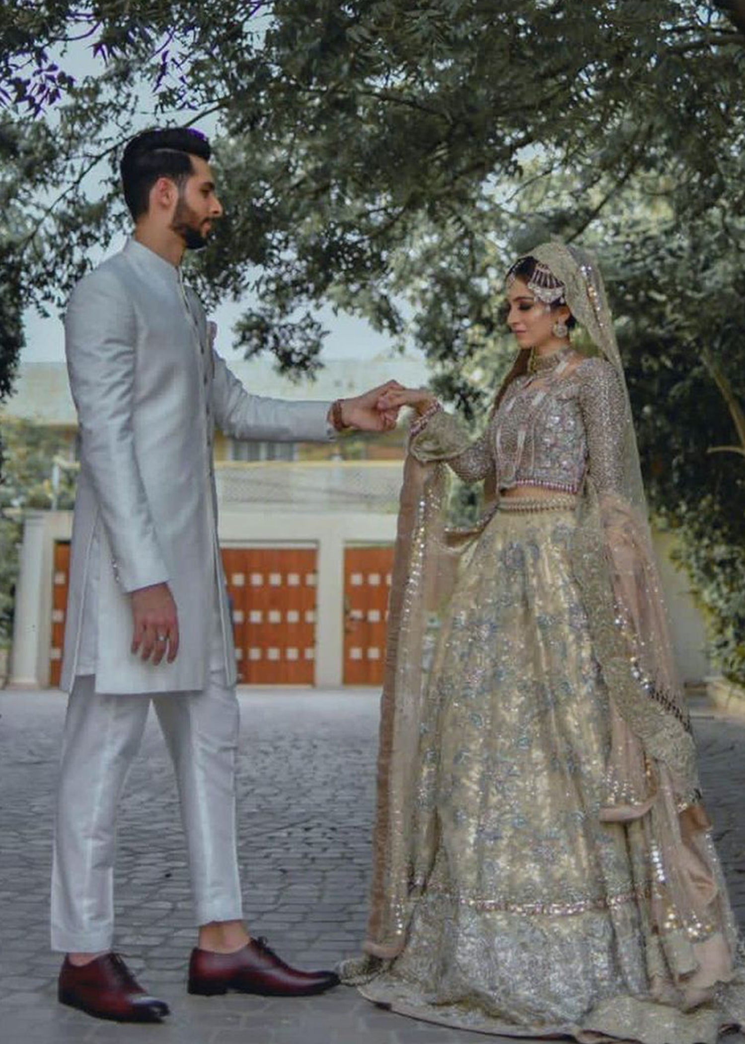 Pakistani Champagne Silver Embellished Silk Organza Bridal Lehenga (3-Piece) - Image 6