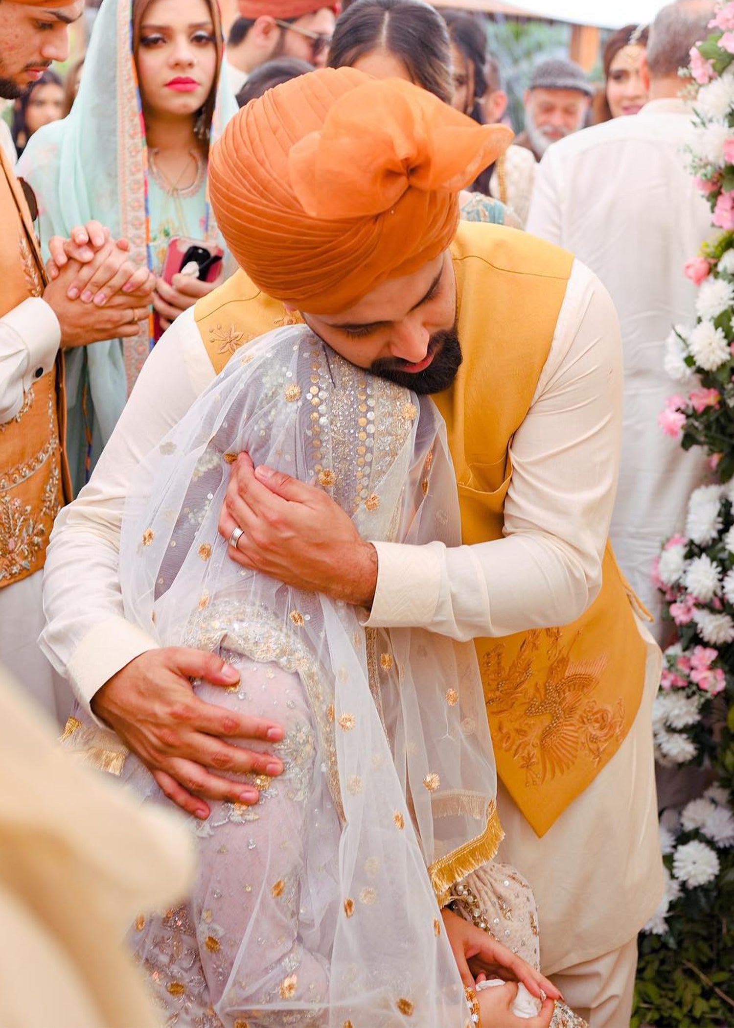 Pakistani Silver Gold Hand-Embellished Silk Organza Bridal Lehenga (3-Piece) - Image 5