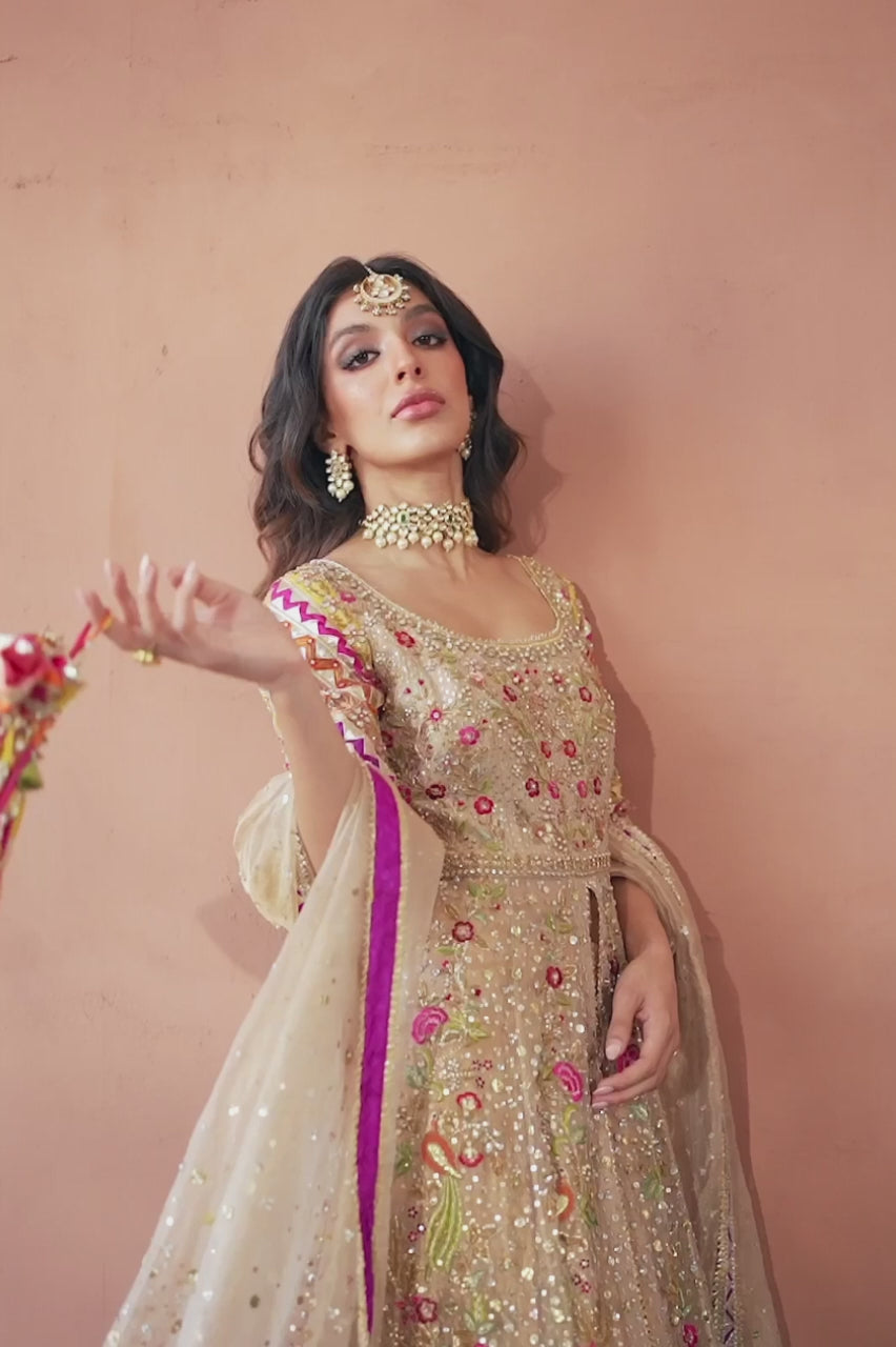 Pakistani Copper Embroidered Tissue Brocade Peshwas & Lehnga (3-Piece) - Image 7