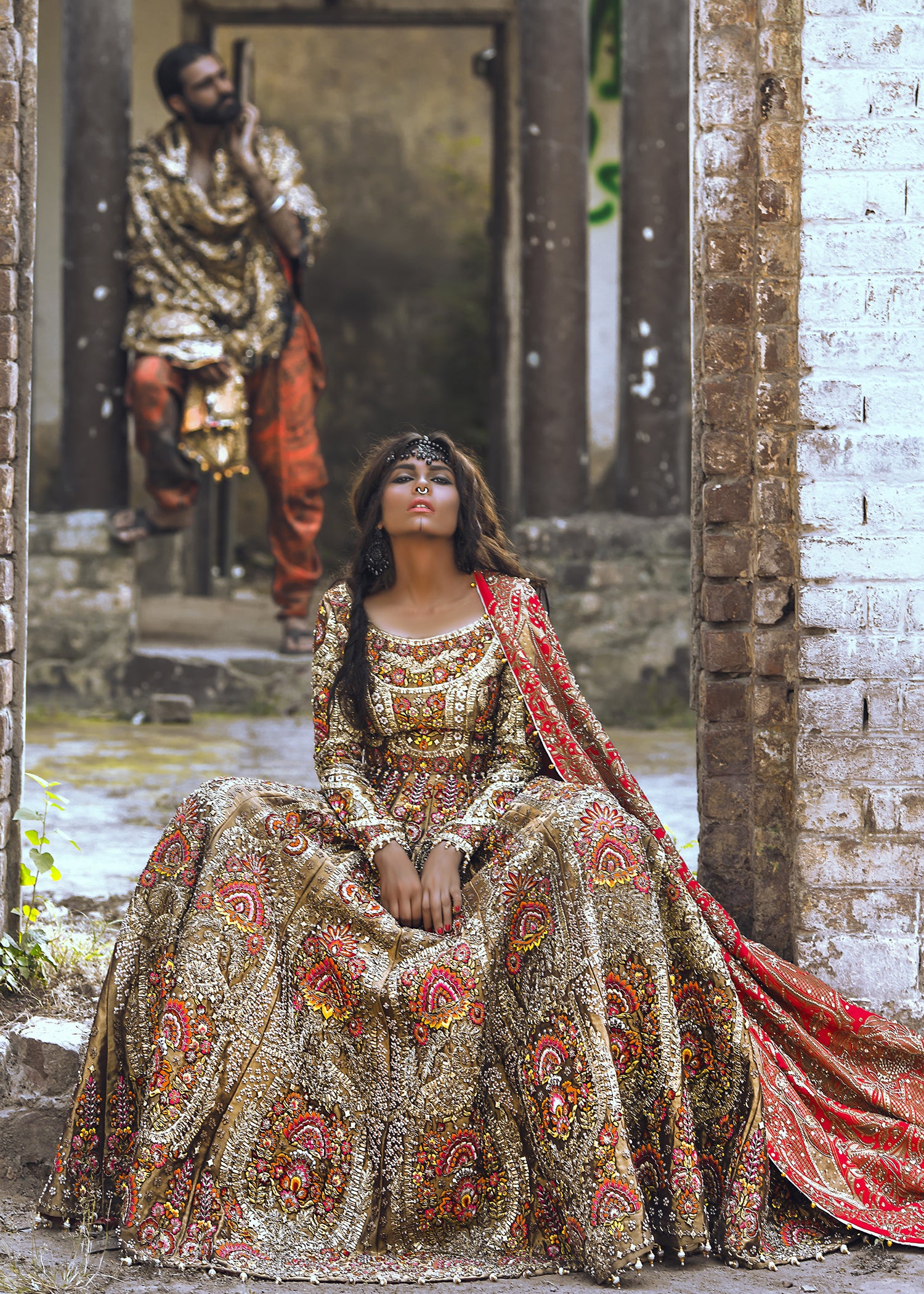 Beige Gold Embroidered Tissue Lehenga Choli (3-Piece) - Image 2