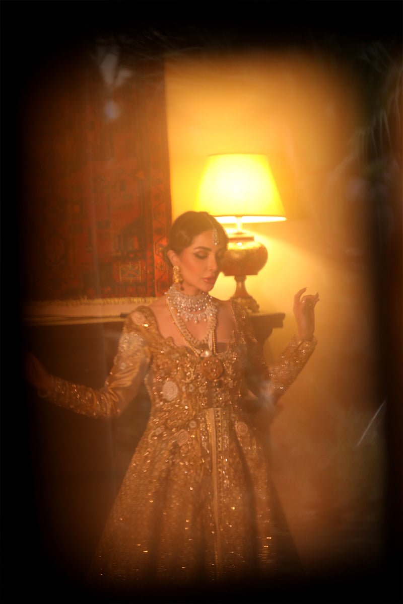 Antique Gold Zari Zardozi Tissue Lehenga (3-Piece) - Image 7