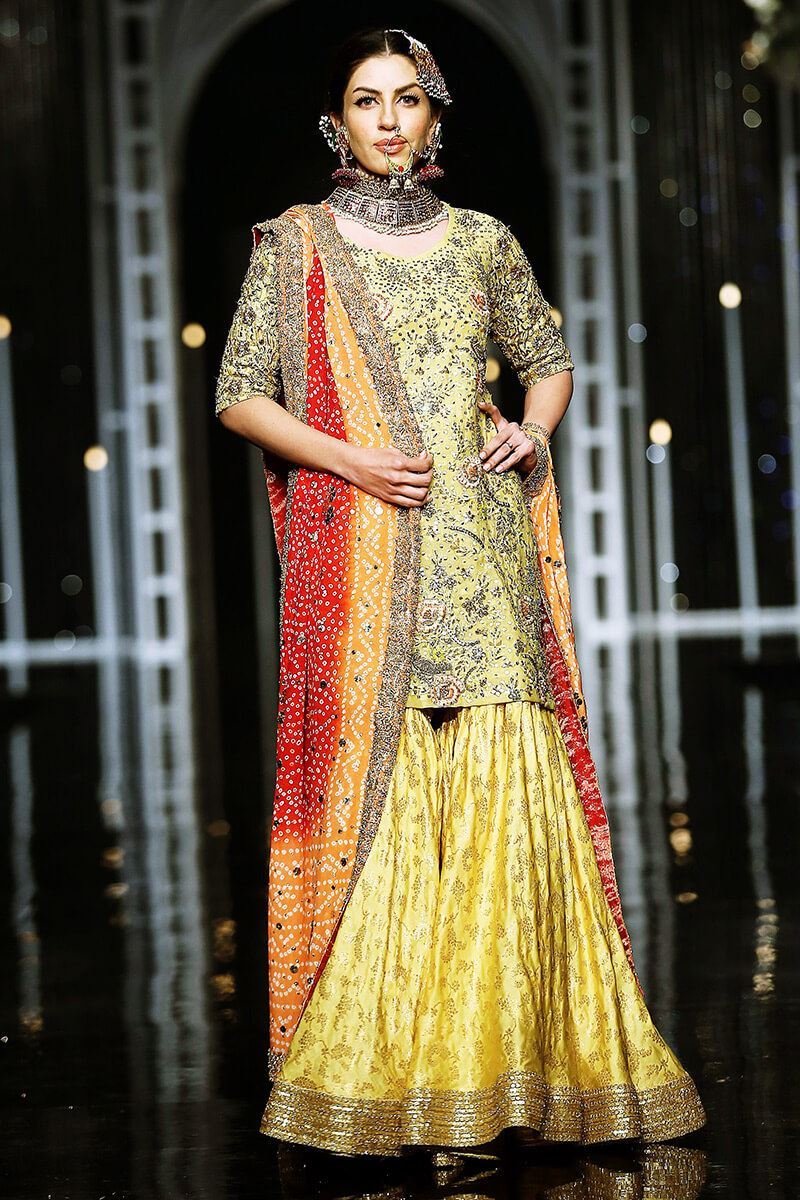 Pakistani Yellow Gold Zardozi Lehenga Set (3-Piece) - Image 4