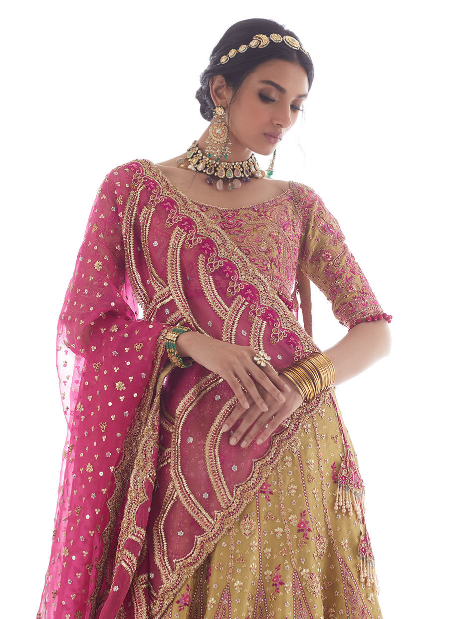 Pakistani Kiwi Gold Zari Embroidered Lehnga Choli (3-Piece) - Image 3