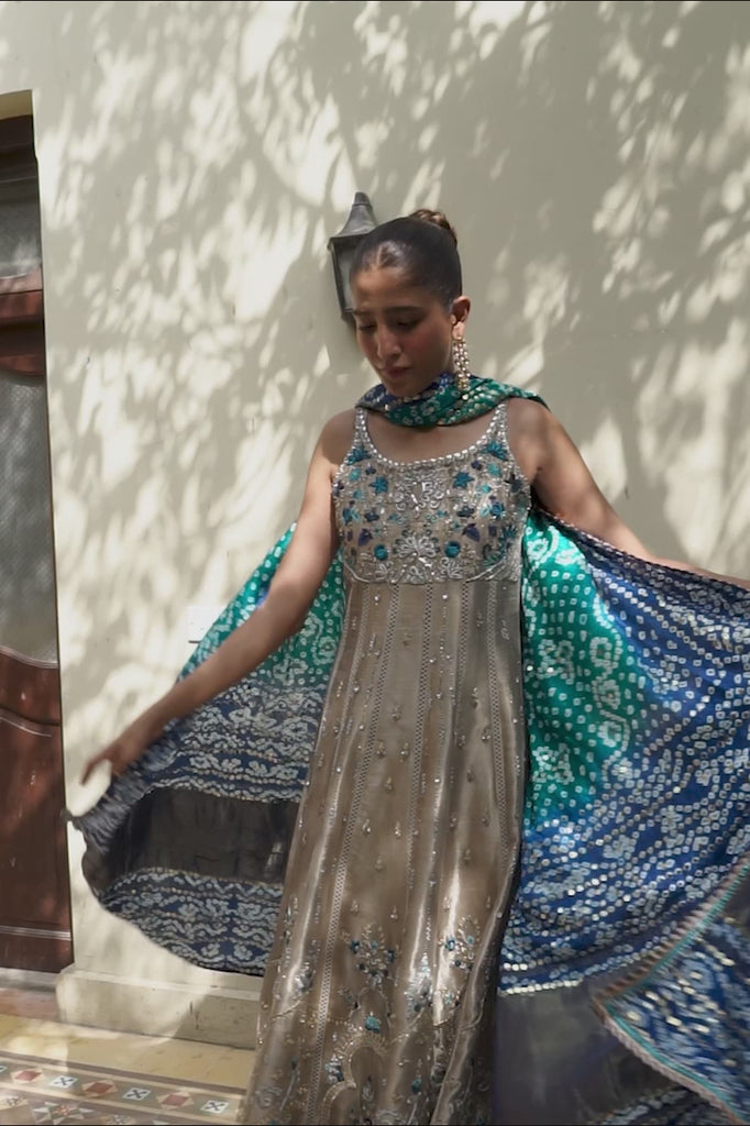 Gold Zardozi Resham Meysuri Pishwas (3-Piece) - Image 2