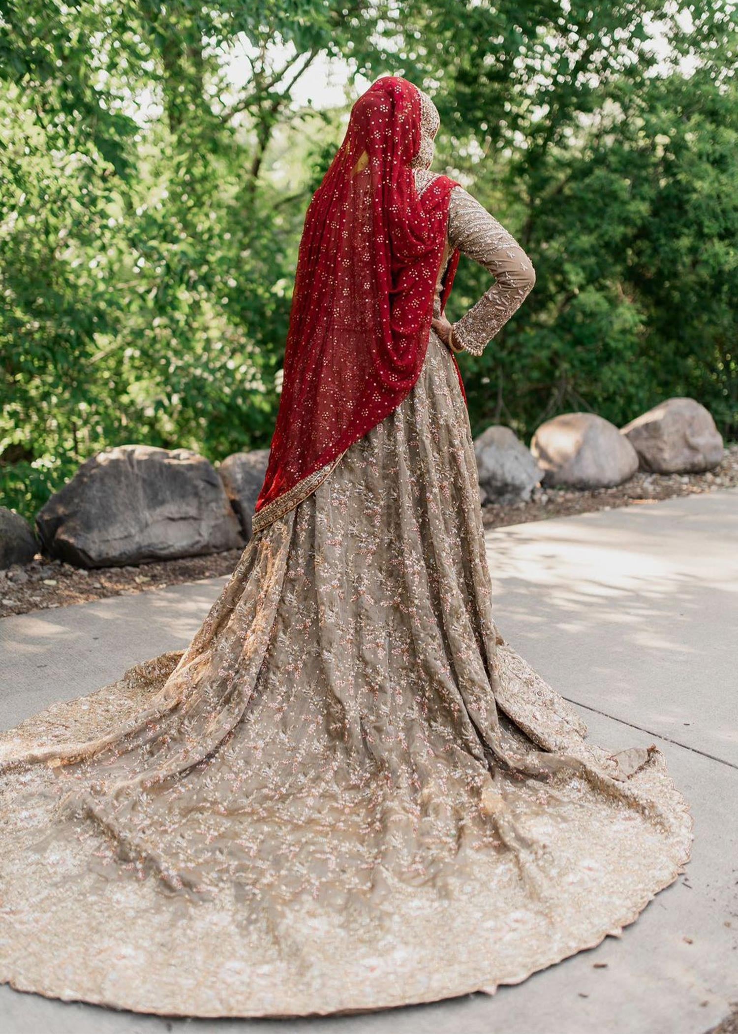 Pakistani Antique Gold Embellished Net Pishwas Dress (2-Piece) - Image 3