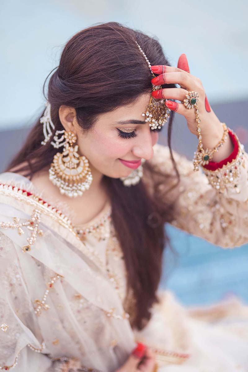 Pakistani Dull Gold Gota Embroidered Self-Jacquard Pishwas (2-Piece) - Image 4