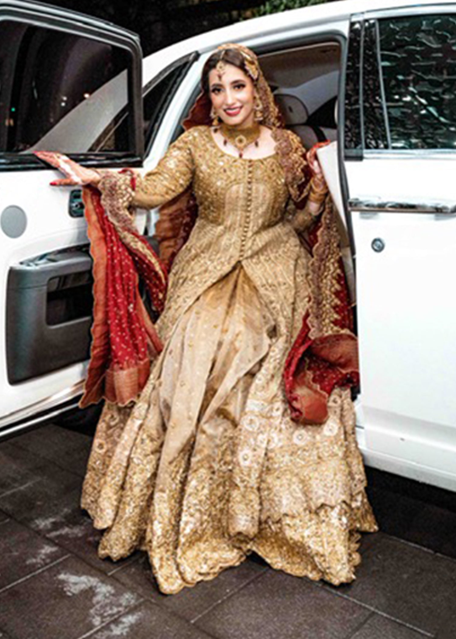 Antique Gold Zardozi Silk Blend Pishwas (2-Piece) - Image 15