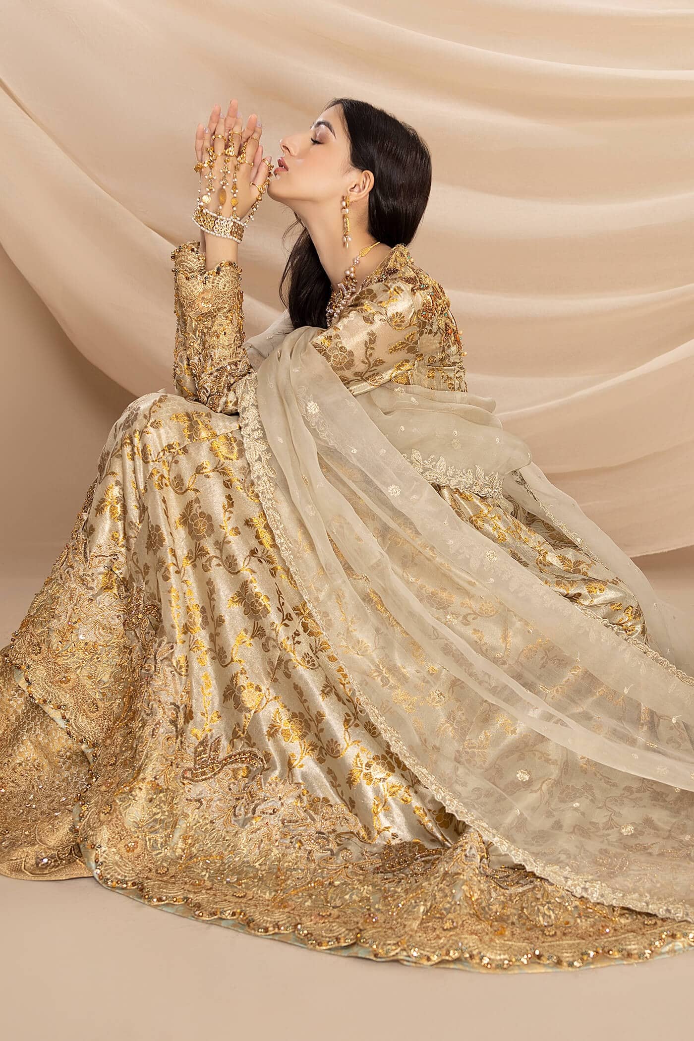 Antique & Champagne Gold Embroidered Tissue Zari Pishwas (3-Piece) - Image 6