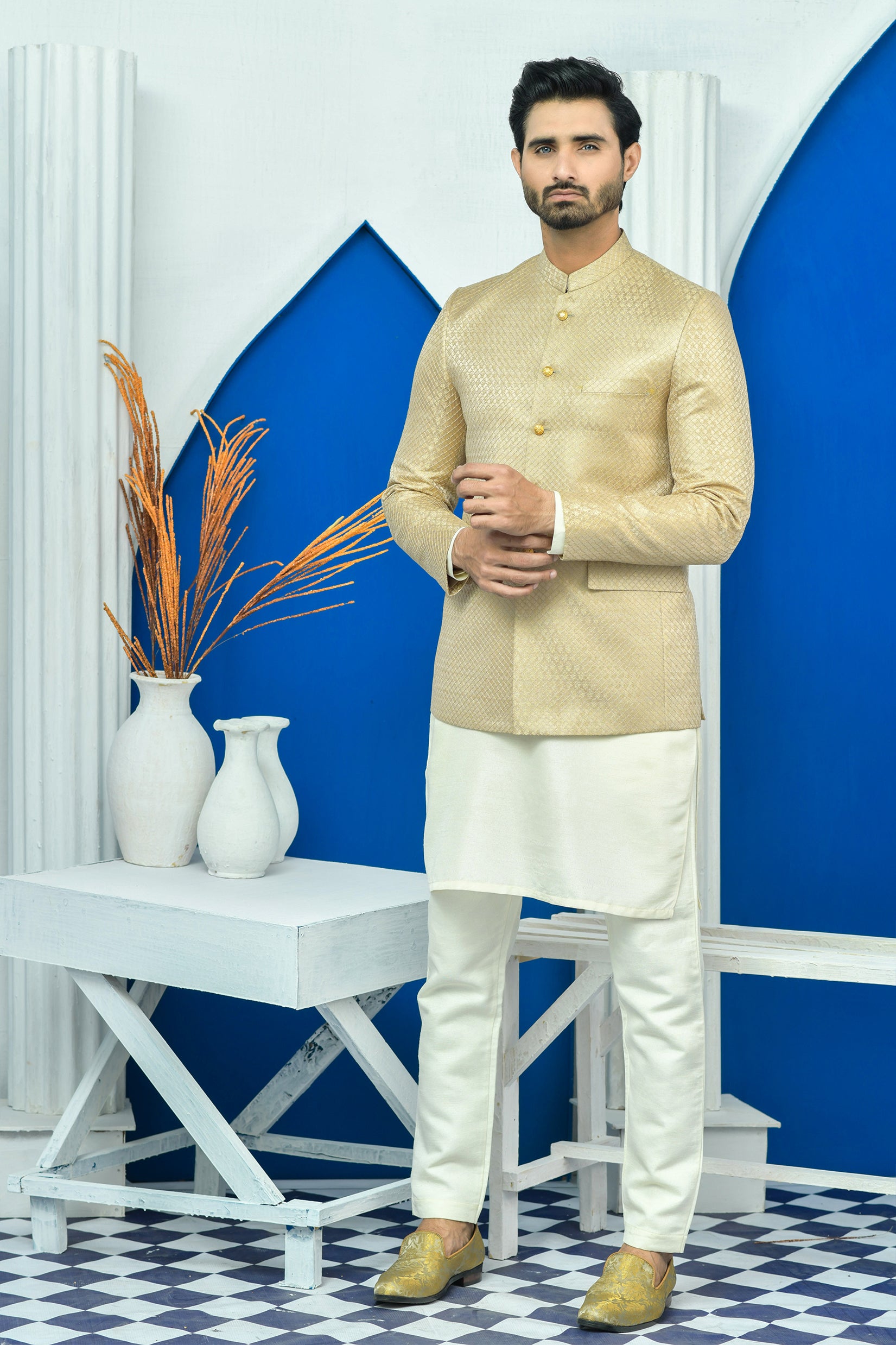 Gold Aari Work Jamawar Prince Coat (1-Pc) - Image 1