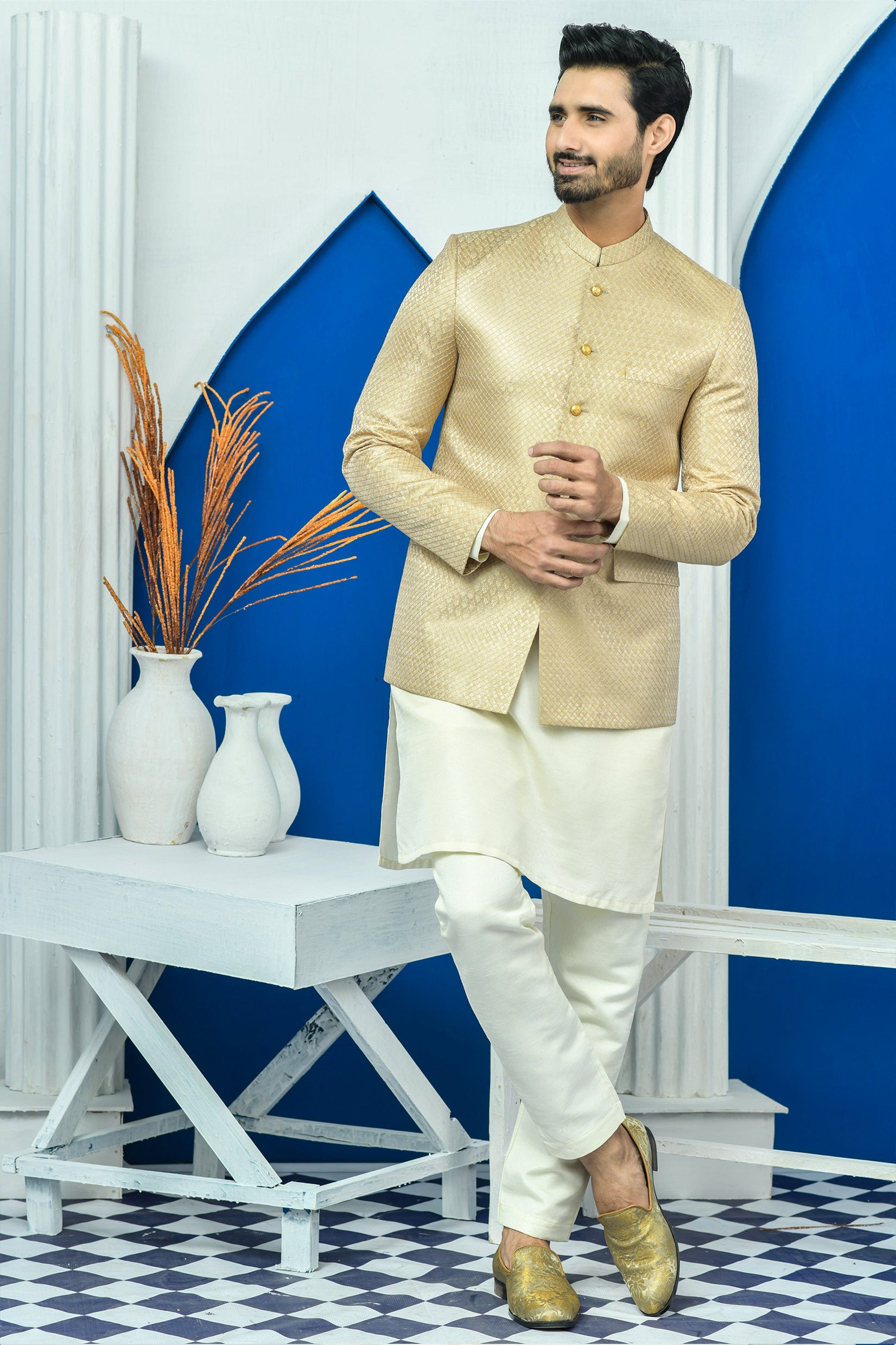 Gold Aari Work Jamawar Prince Coat (1-Pc) - Image 2