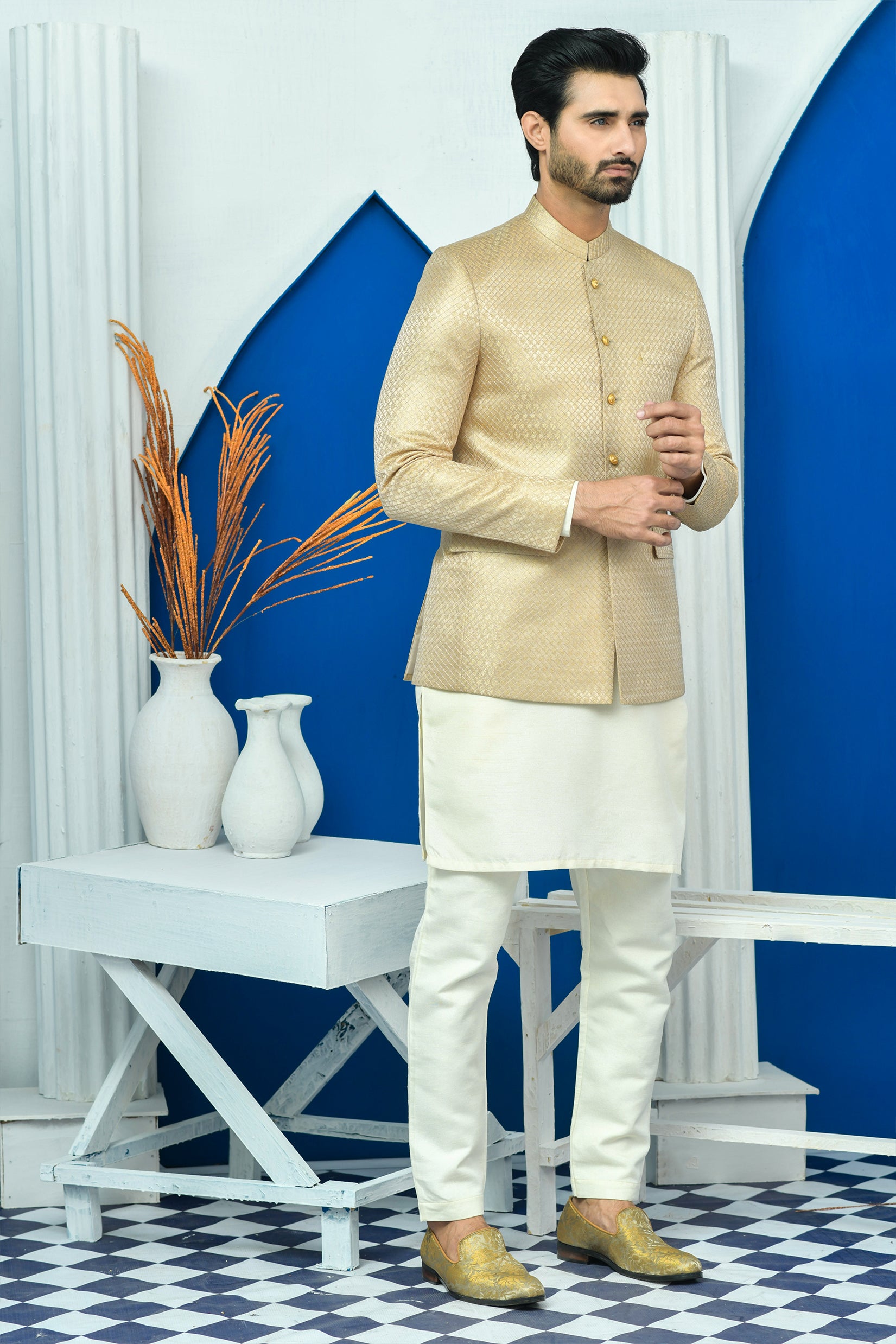 Gold Aari Work Jamawar Prince Coat (1-Pc) - Image 4