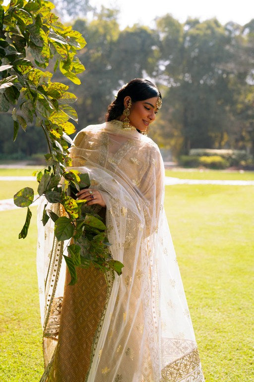 White Gota Lace Net Dupatta with Gold Brocade Kameez (3-Piece) - Image 2