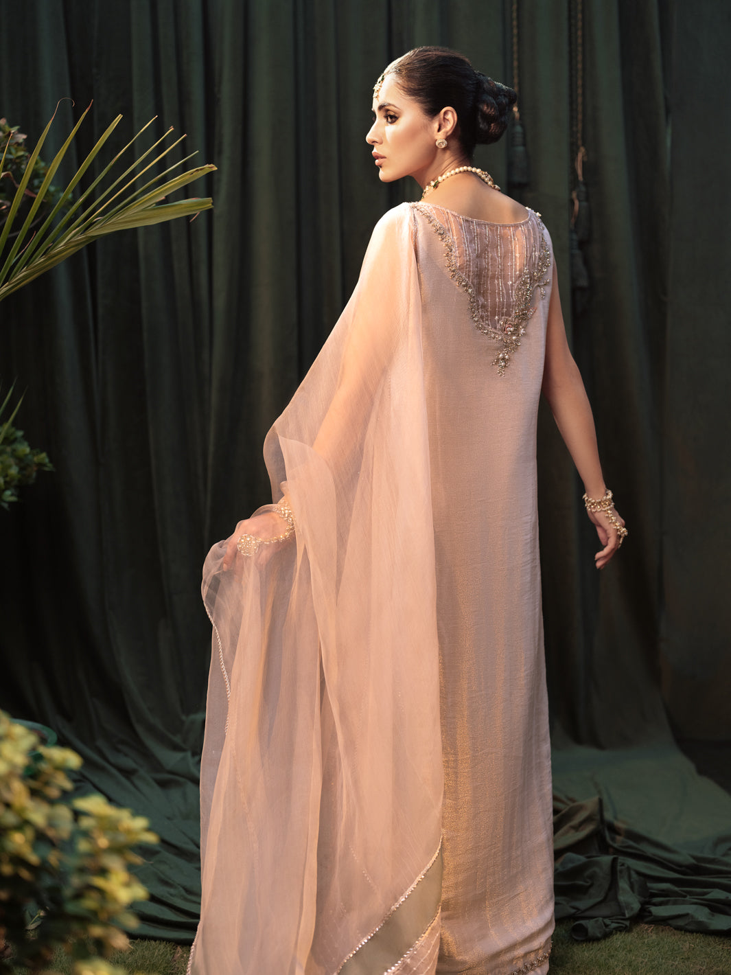 Pakistani Antique Gold Embellished Kundan Net Salwar Kameez (3-Piece) - Image 4