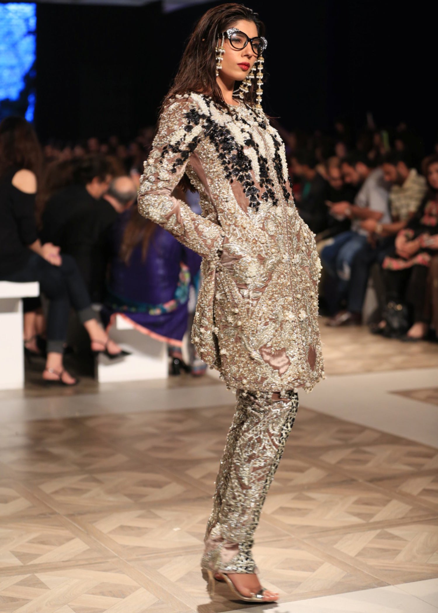 Beige Gold Embroidered Organza Salwar Kameez (2-Piece) - Image 3