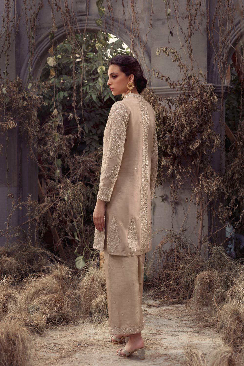 Pakistani Champagne Embellished Silk-Blend Kurta Set (2-Piece) - Image 3