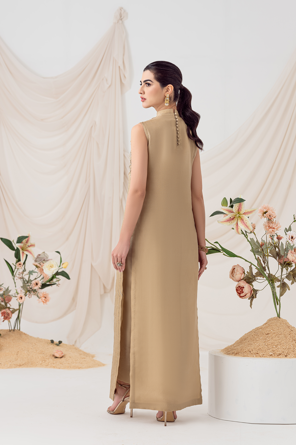 Pakistani Gold Hand-Embellished Silk Organza Salwar Kameez (2-Piece) - Image 2