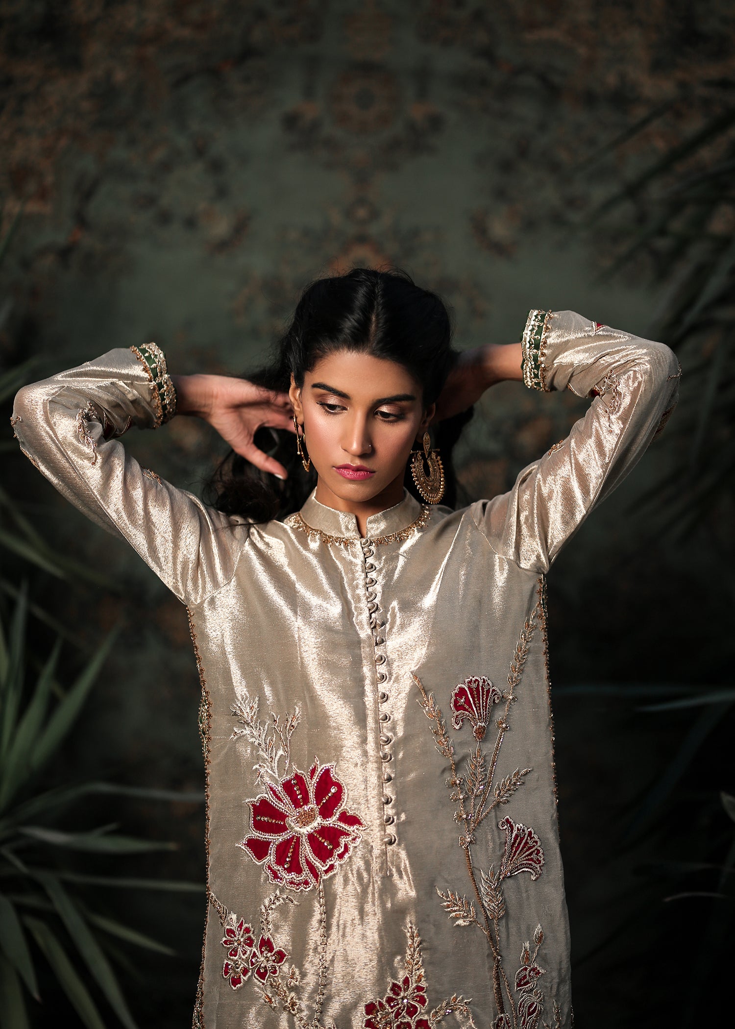Pakistani Vintage Gold Velvet Appliqué Silk Tissue Kurta Set (3-Piece) - Image 4