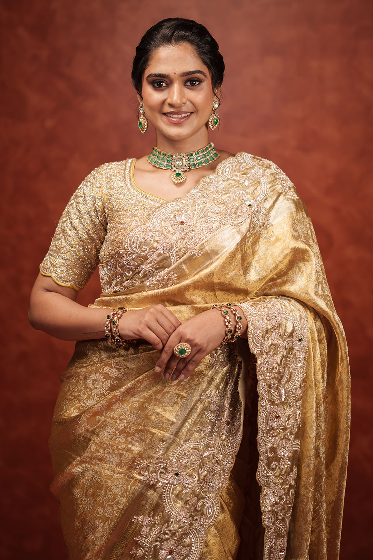 Indian Gold Embroidered Kanchipuram Tissue Saree (2-Piece) - Image 5