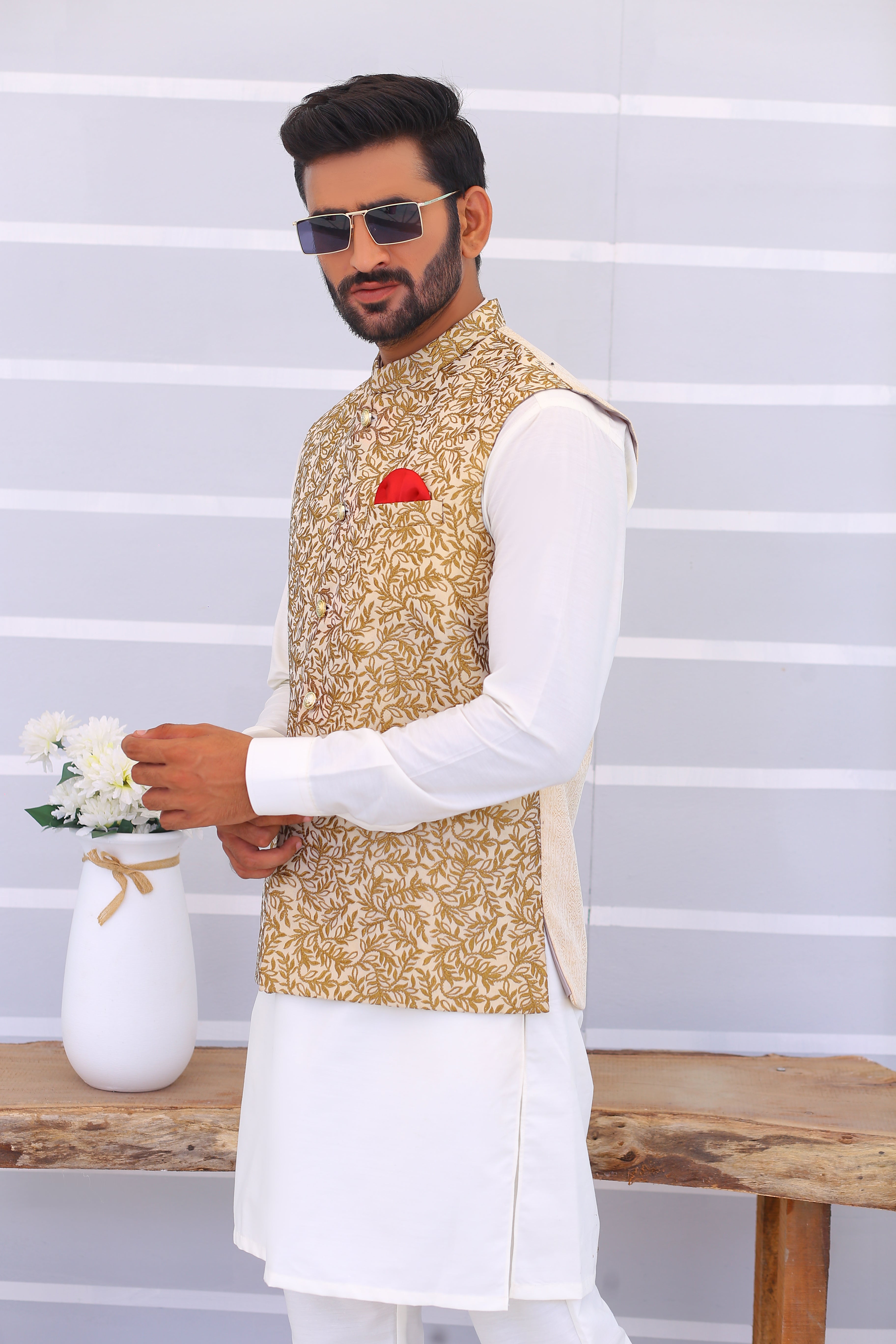 Golden Embroidered Silk-Blend Waistcoat (3-Piece) - Image 4