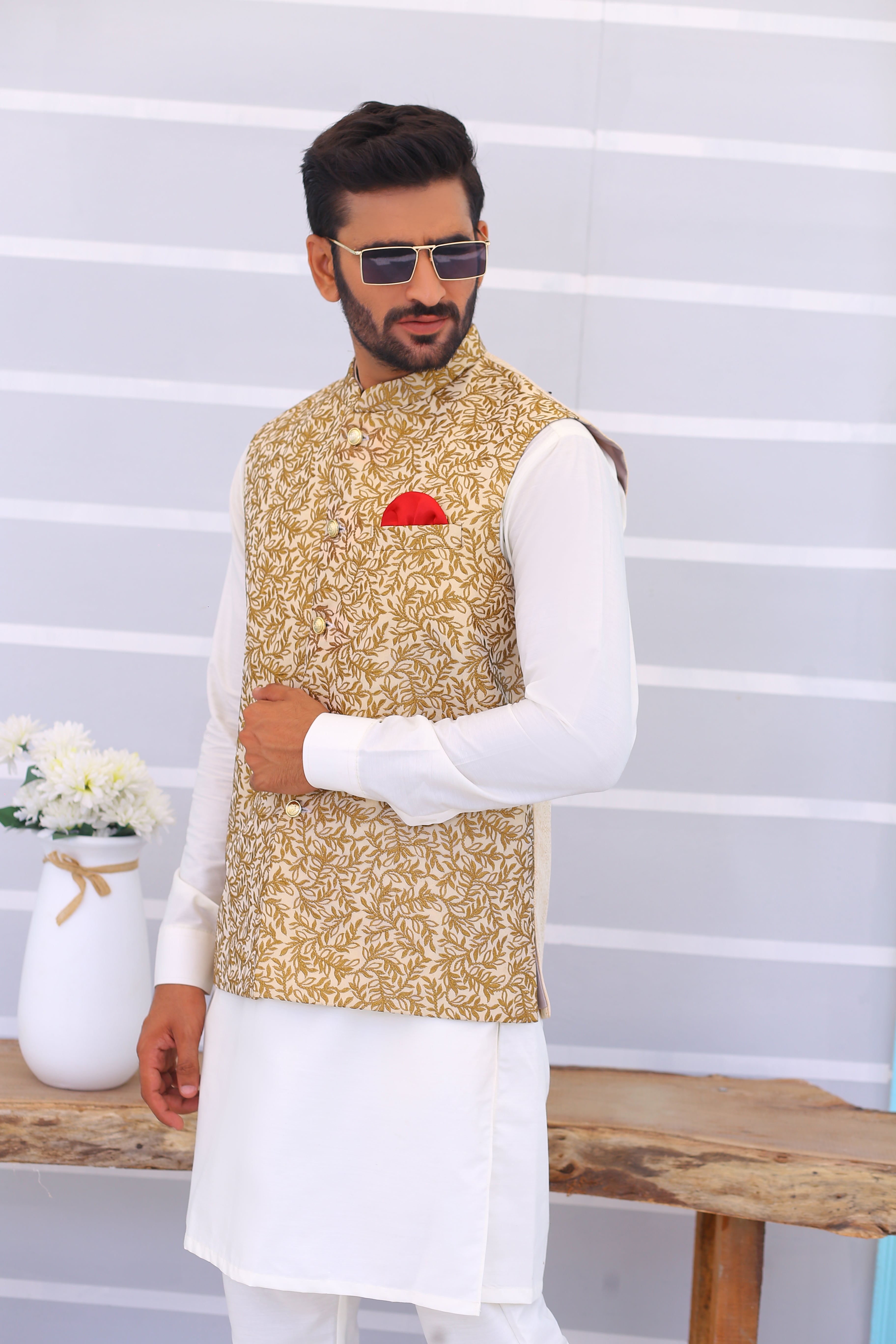 Golden Embroidered Silk-Blend Waistcoat (3-Piece) - Image 5