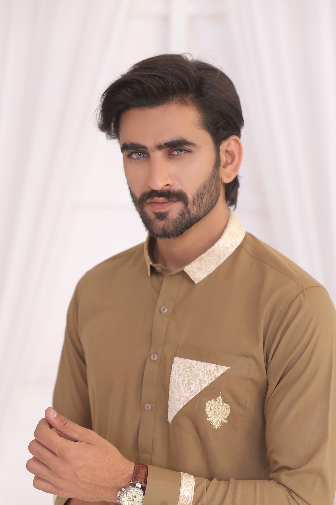 Gold Jacquard-Trim Shalwar Kameez (2-Piece) - Image 5