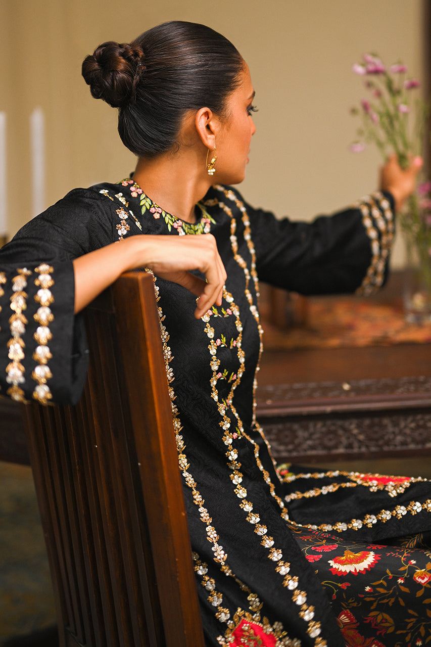 Charcoal Hand-Aari Embroidered Jamawar Kurta (2-Piece) - Image 4