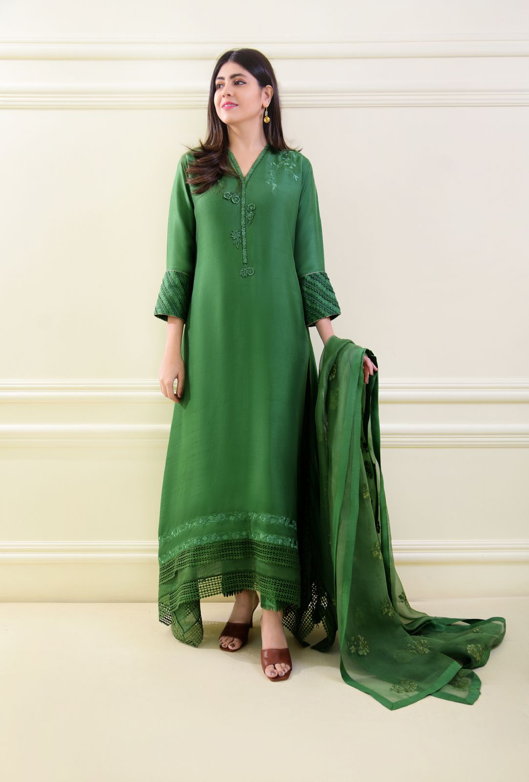 Pakistani Emerald Green Resham Embroidered Raw Silk Anarkali Gown (3-Piece) - Image 4
