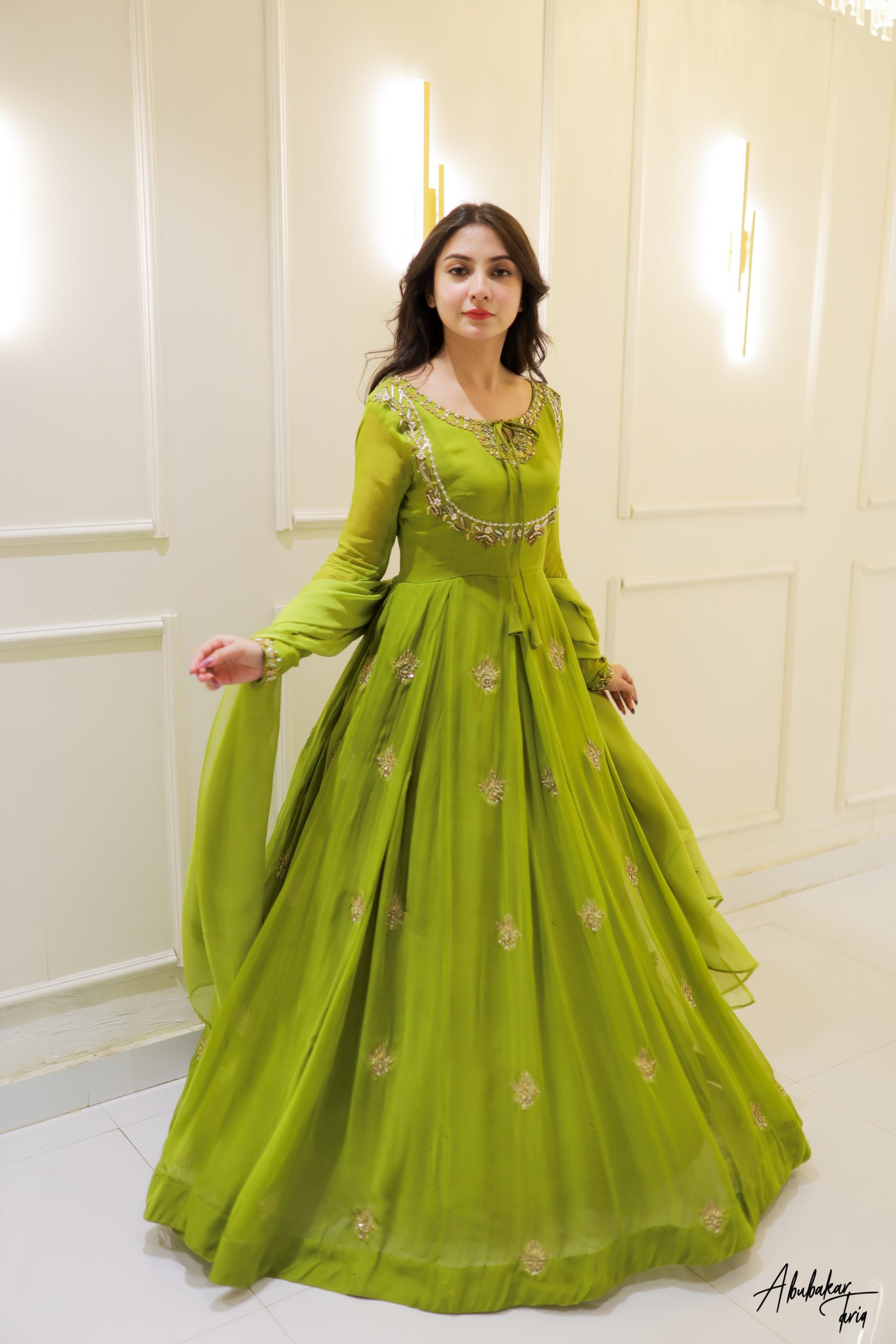 Indian Green Hand-Embellished Chiffon Anarkali Dress (2-Piece) - Image 10
