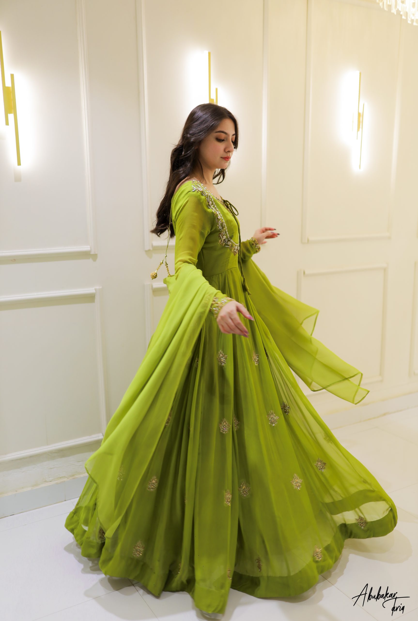 Indian Green Hand-Embellished Chiffon Anarkali Dress (2-Piece) - Image 2