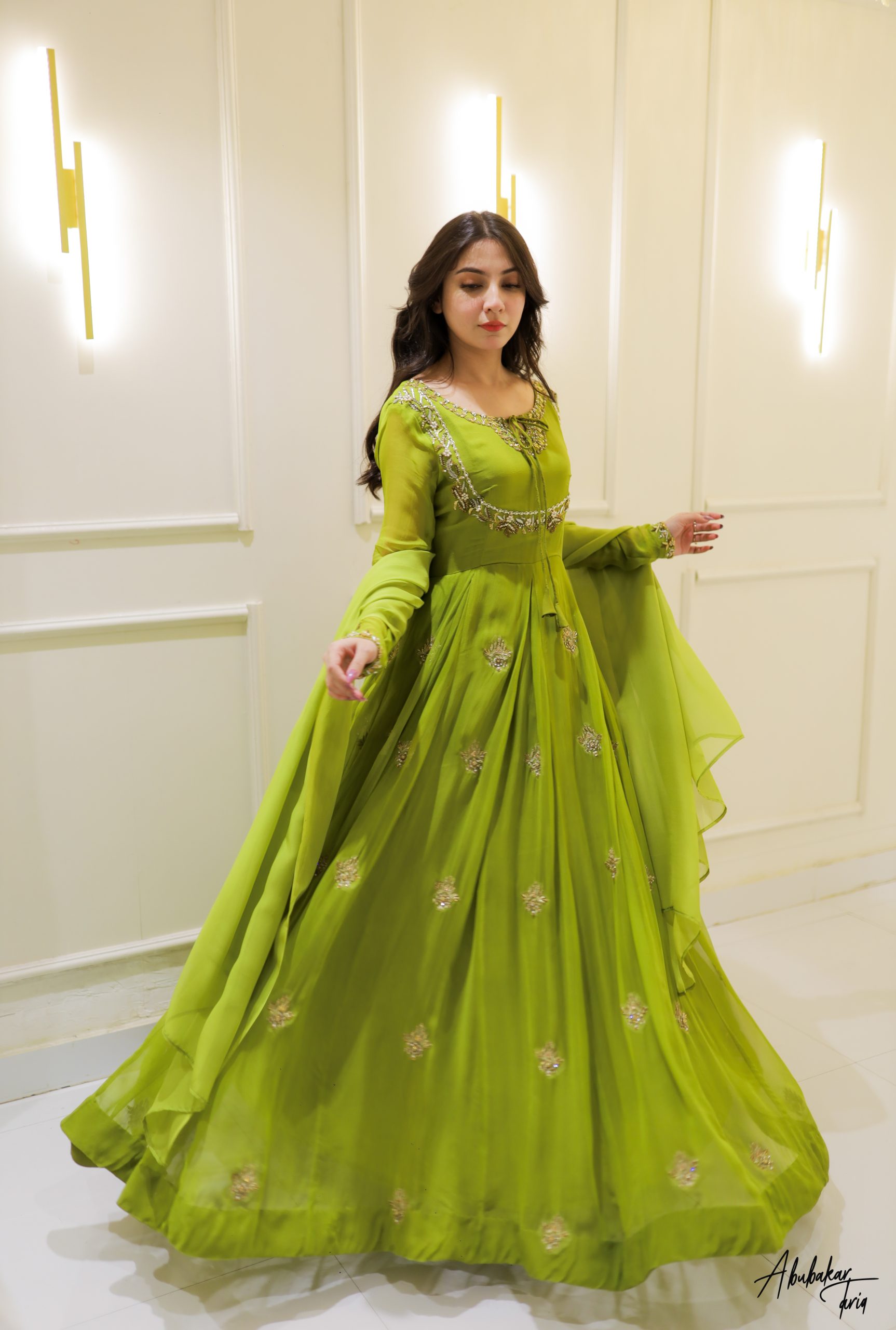 Indian Green Hand-Embellished Chiffon Anarkali Dress (2-Piece) - Image 3