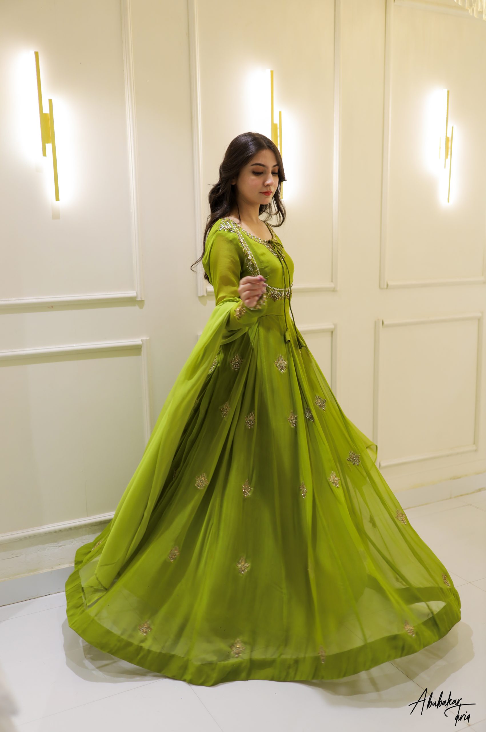 Indian Green Hand-Embellished Chiffon Anarkali Dress (2-Piece) - Image 7
