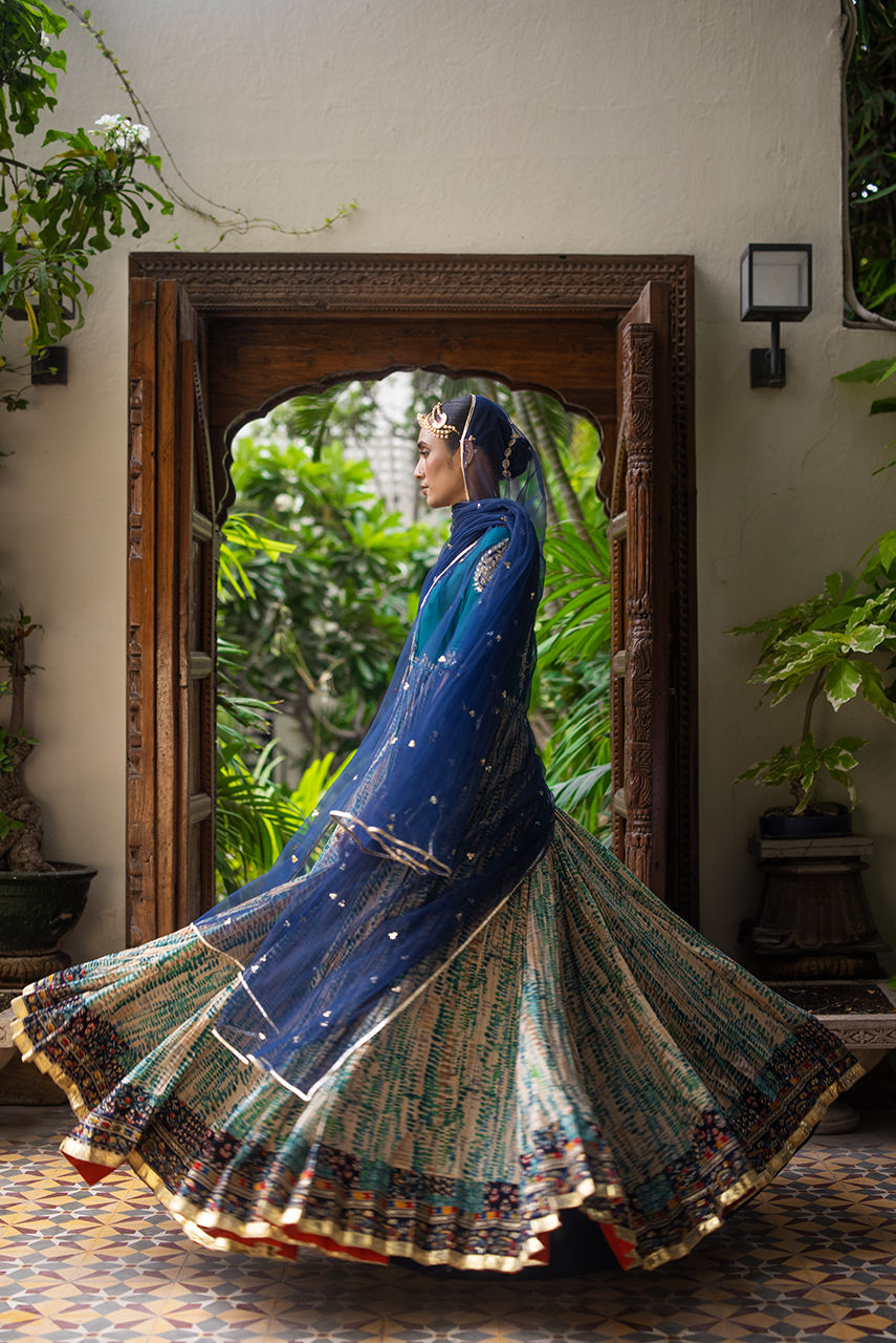 Teal Resham Zardozi Crushed Anarkali Dress (2-Piece) - Image 4