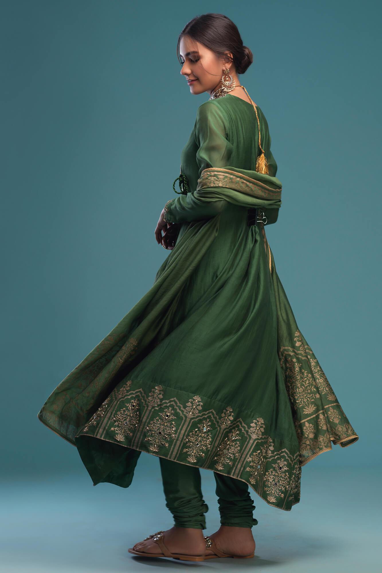 Pakistani Green Sheesha Dabka Embroidered Raw Silk Angharka (3-Piece) - Image 4