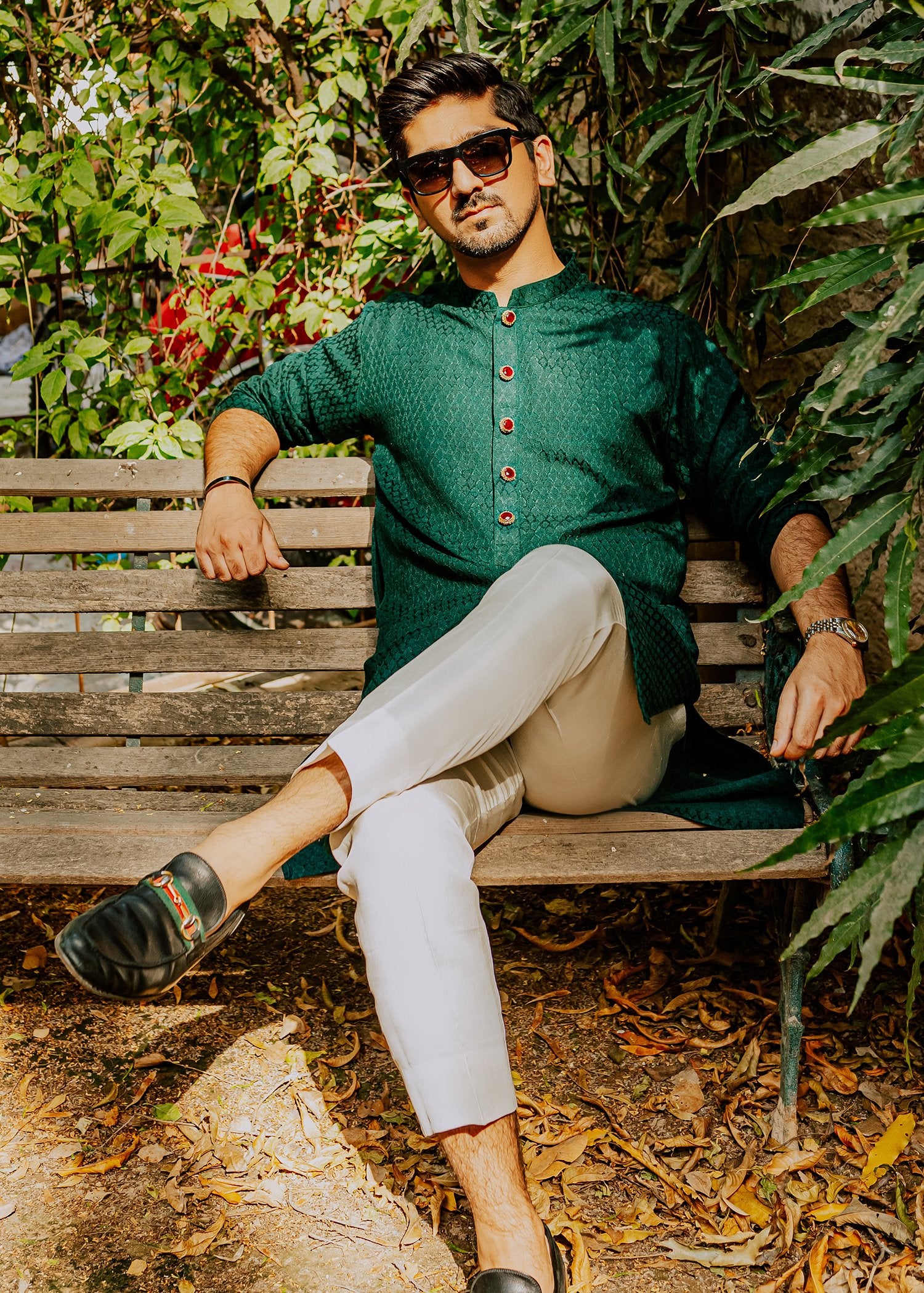 Emerald Green Zardozi Karandi Kurta (2-Piece) - Image 1