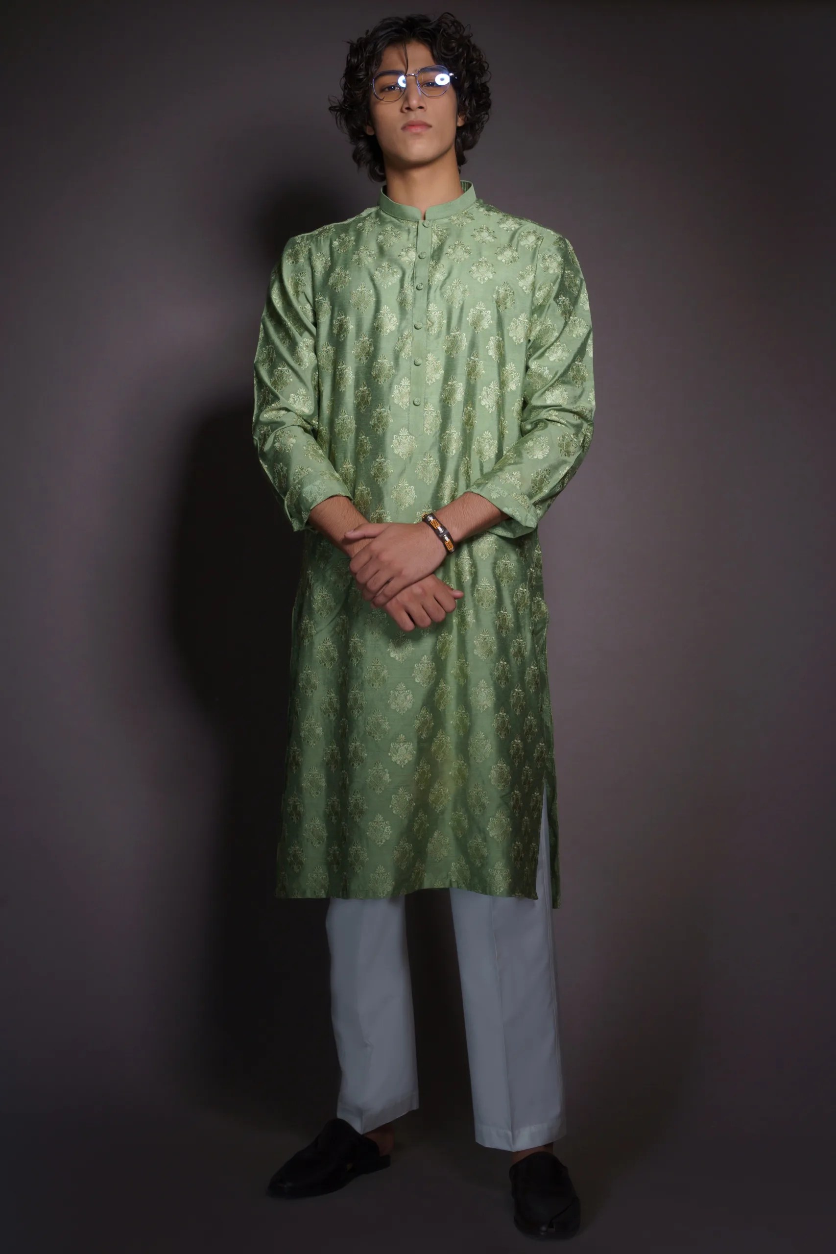 Green Jacquard Embroidered Kurta (2-Piece) - Image 2