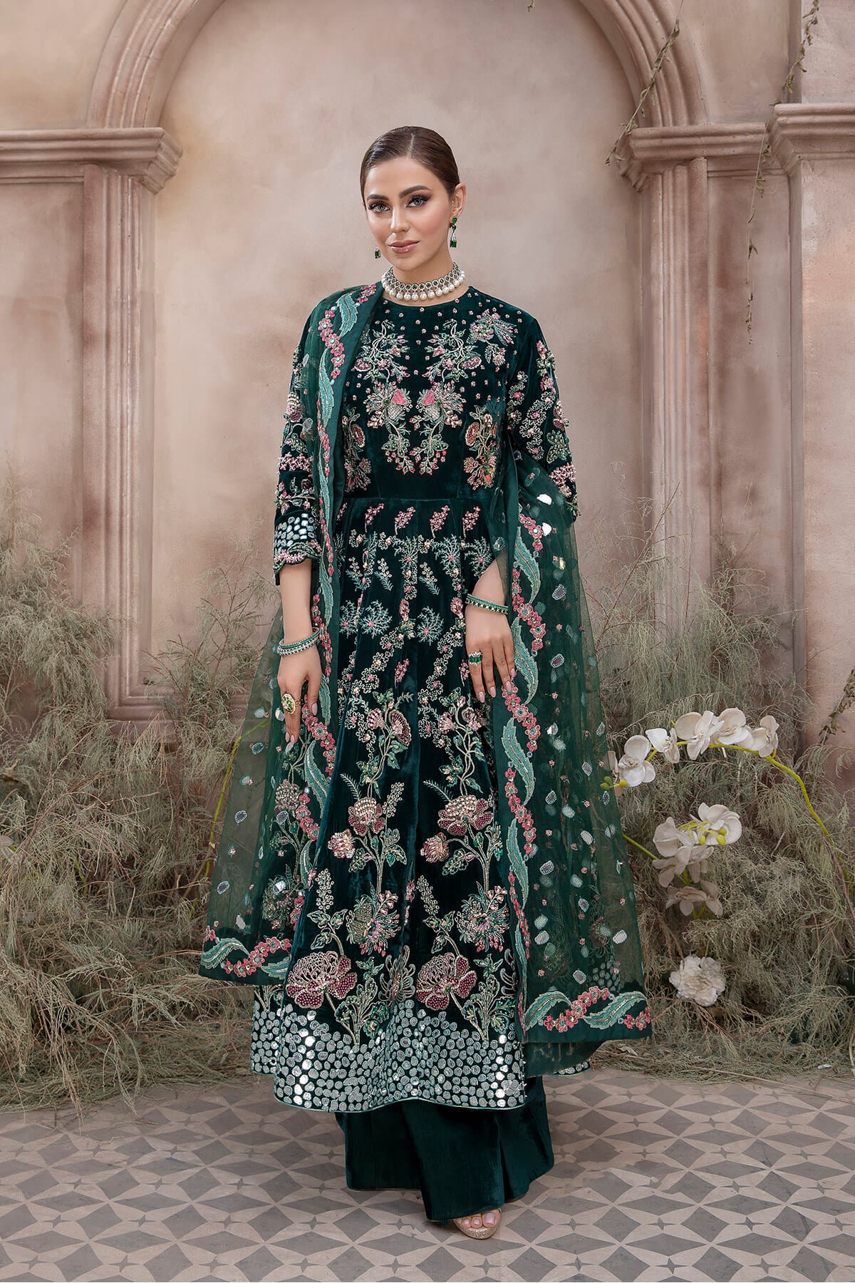 Pakistani Deep Emerald Embroidered Velvet Frock (3-Piece) - Image 6