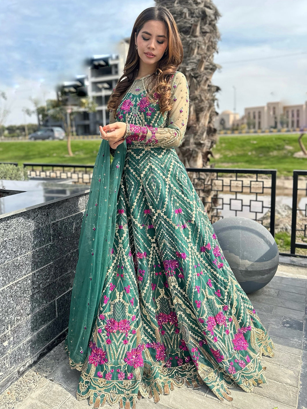 Pakistani Emerald Green Embroidered Net Formal Gown (2-Piece) - Image 5