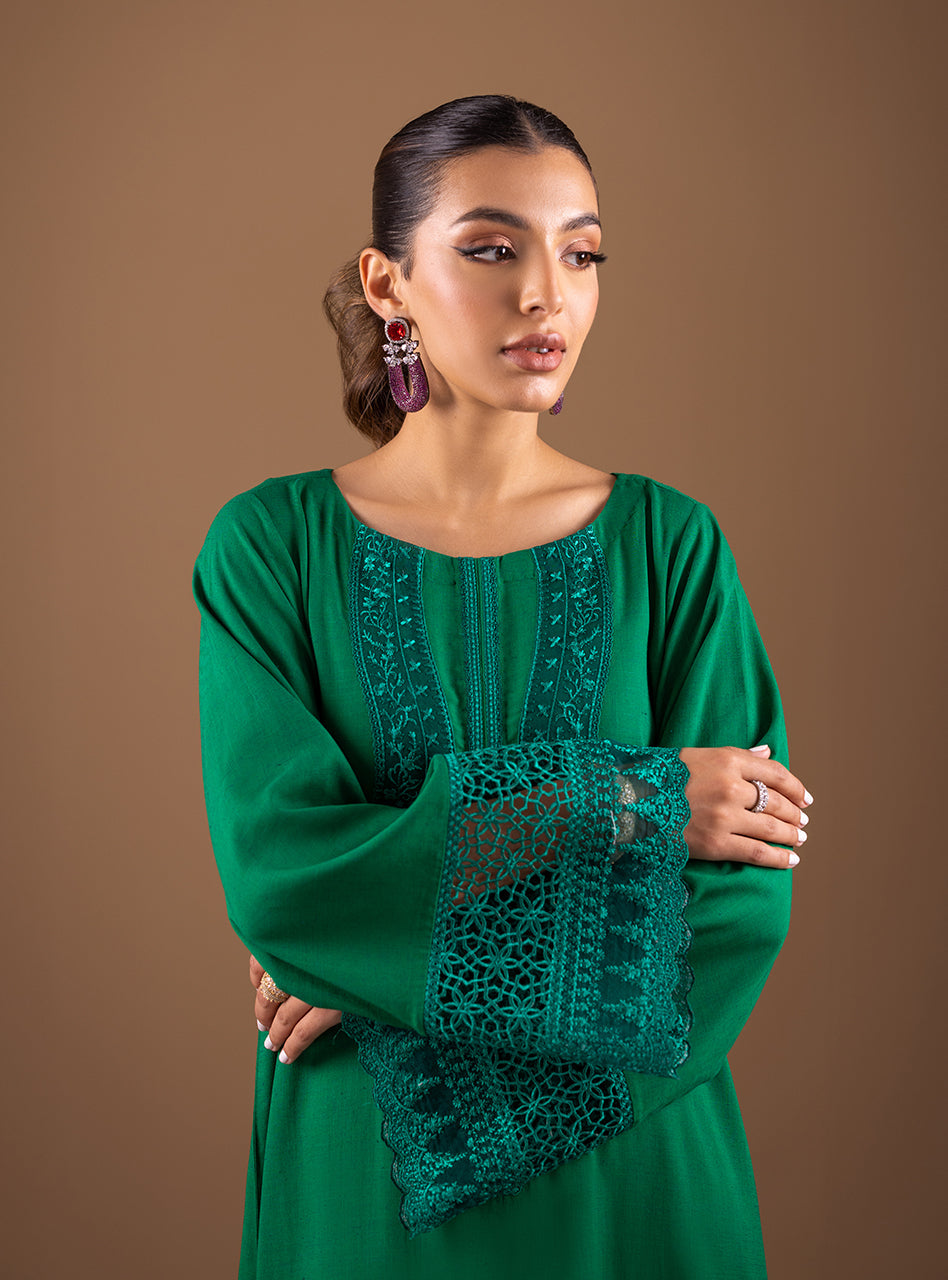 Pakistani Emerald Green Embroidered Raw Silk Kaftan (2-Piece) - Image 3