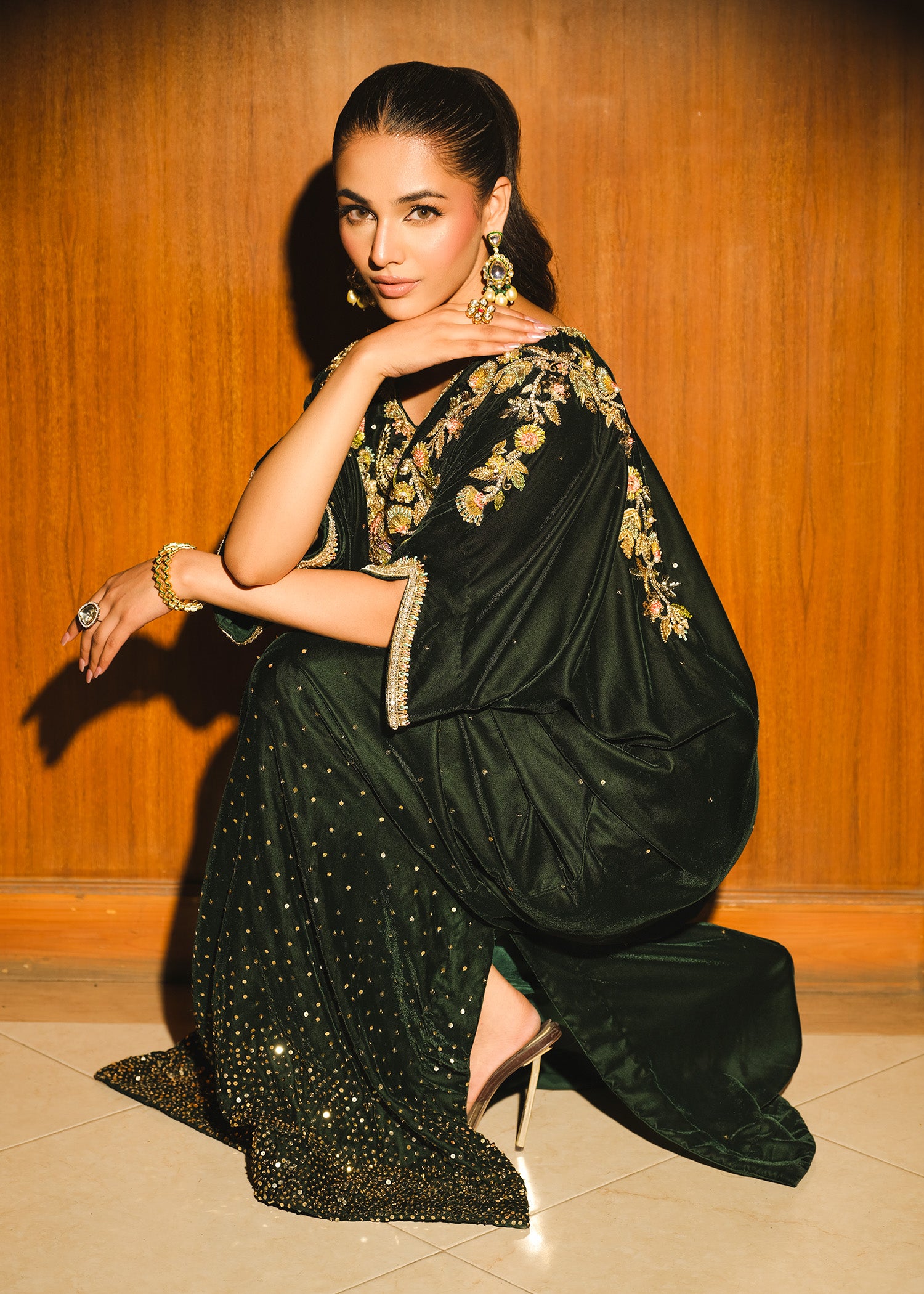 Emerald Green Embroidered Velvet Kaftan (1-Pc) - Image 5