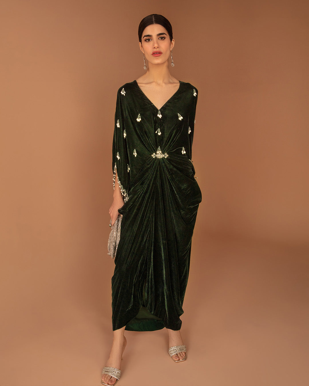 Pakistani Bottle Green Embellished Velvet Kaftan (1-Pc) - Image 5