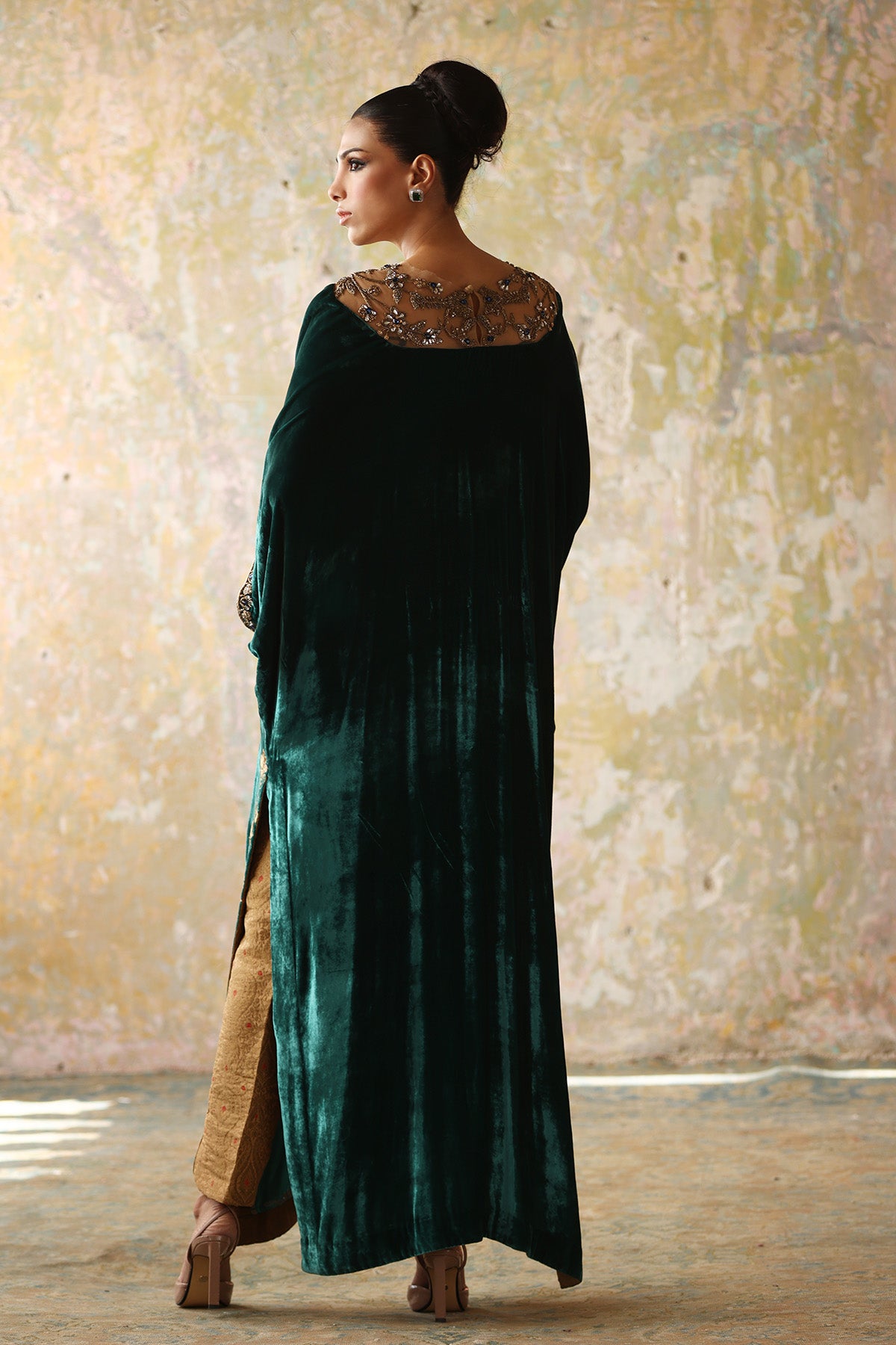 Emerald Green Zardozi Velvet Kaftan (2-Piece) - Image 3
