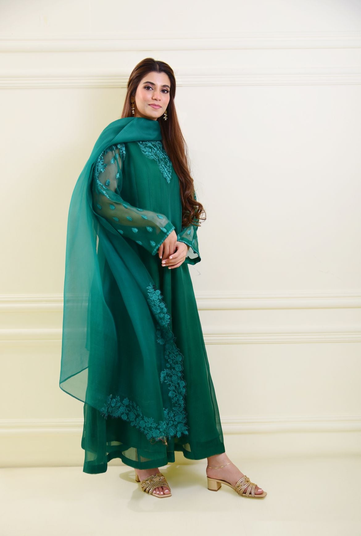 Pakistani Emerald Green Embroidered Pure Organza Kalidaar (3-Piece) - Image 2