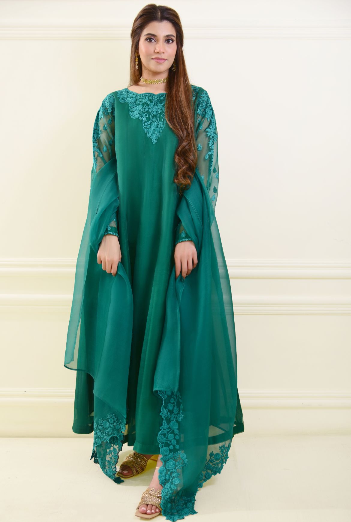 Pakistani Emerald Green Embroidered Pure Organza Kalidaar (3-Piece) - Image 3
