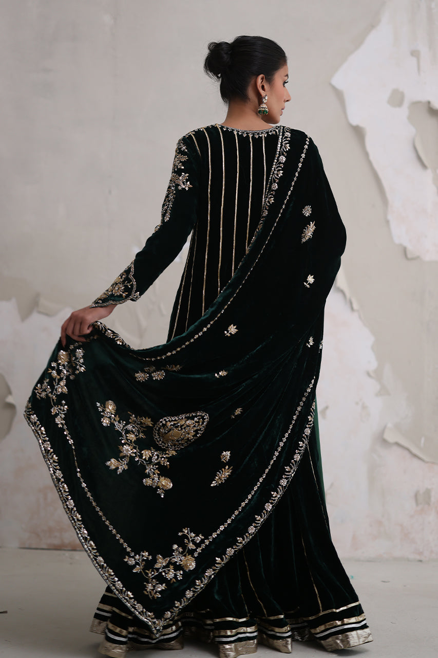 Pakistani Deep Green Zardozi Velvet Kalidaar (3-Piece) - Image 2